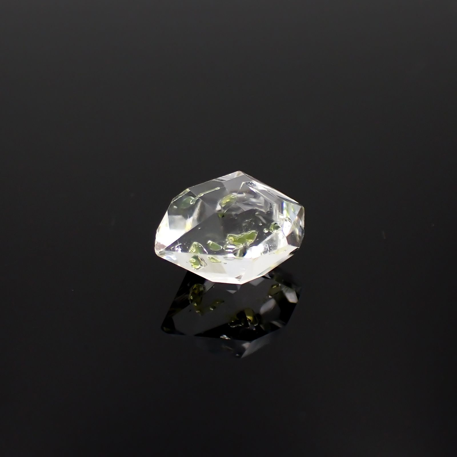 オイルインクォーツ原石 パキスタン産 5.19ct [231224717]13.4x8.9mm前後