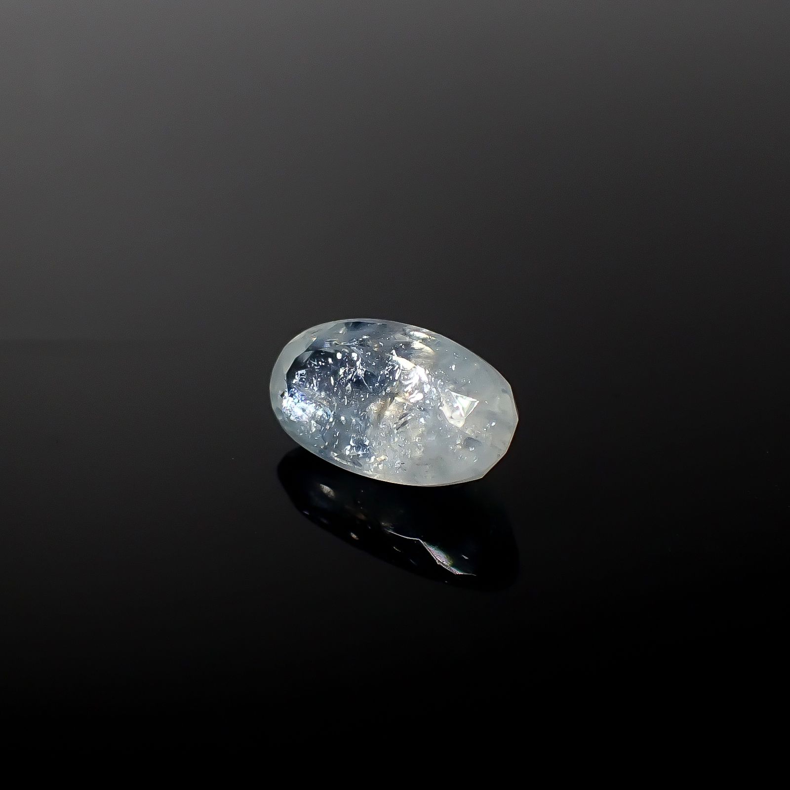 イリデッセンスアクアマリン ブラジル産 1.98ct [250730713]11.2x5.8mm前後