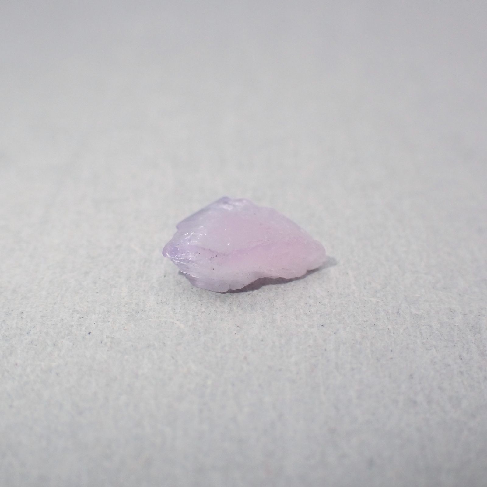 ピンクゾイサイト 原石 タンザニア産 1.34ct[231224997]7.7x7.7mm前後