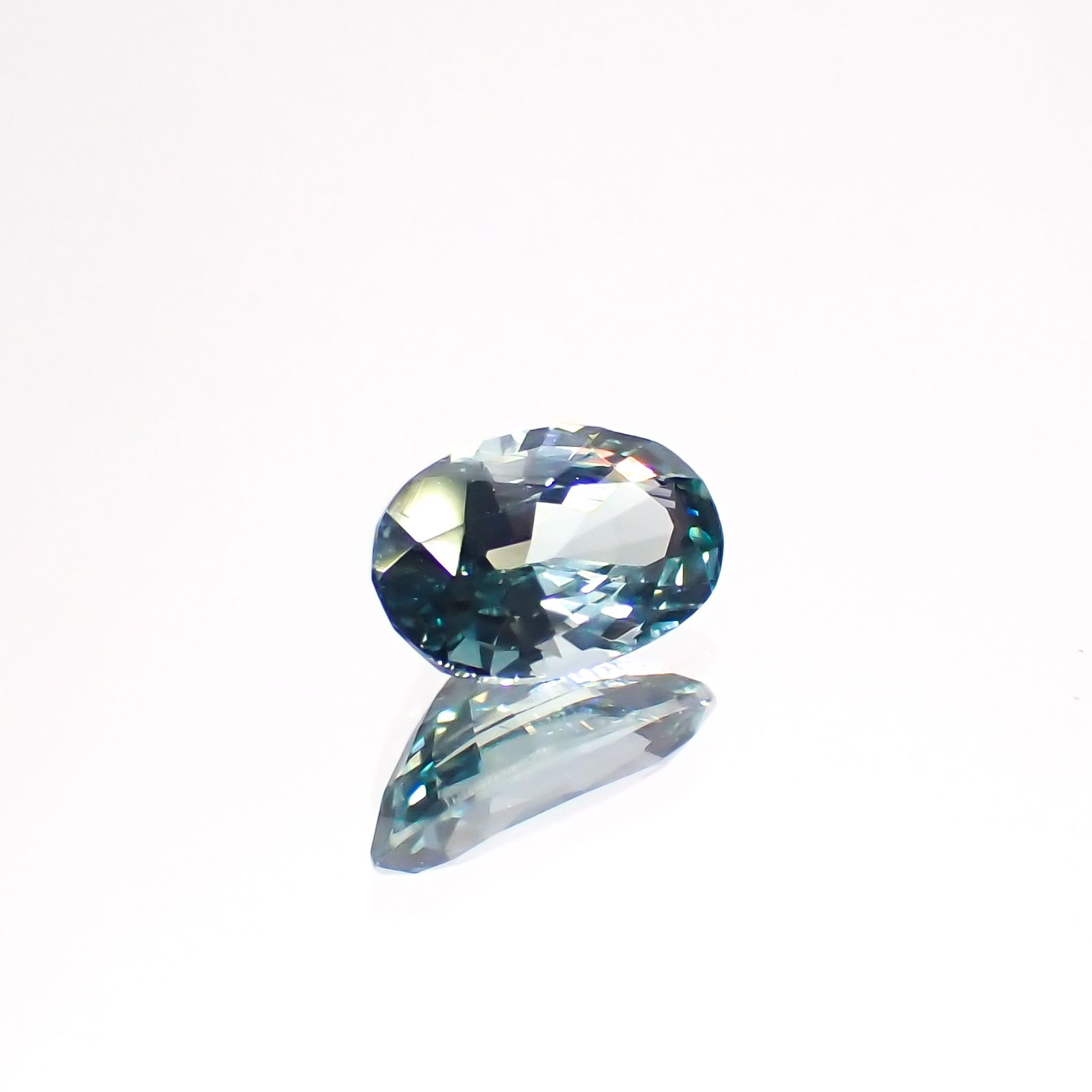 ブルーコーネルピン タンザニア産 0.57ct[231224502]6.4x3.8mm前後
