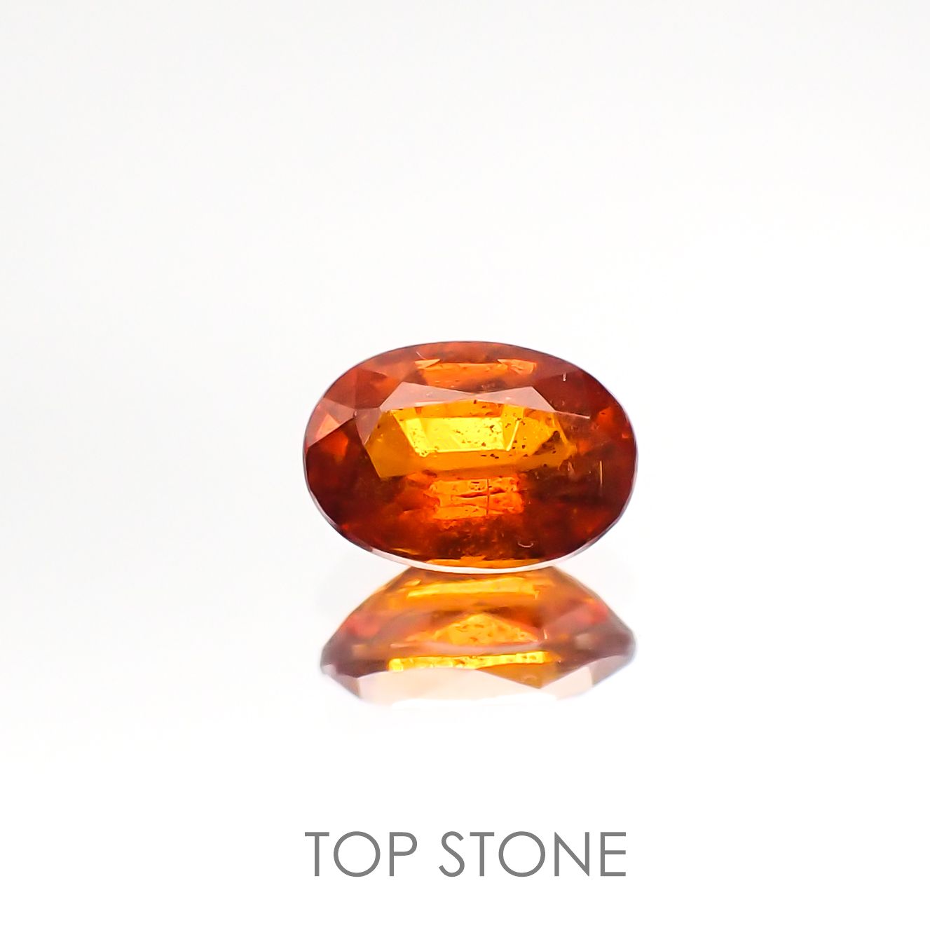 オレンジカイヤナイト(宝石名カイヤナイト) タンザニア産 0.95ct 識別済[210812451]7×4.9mm前後