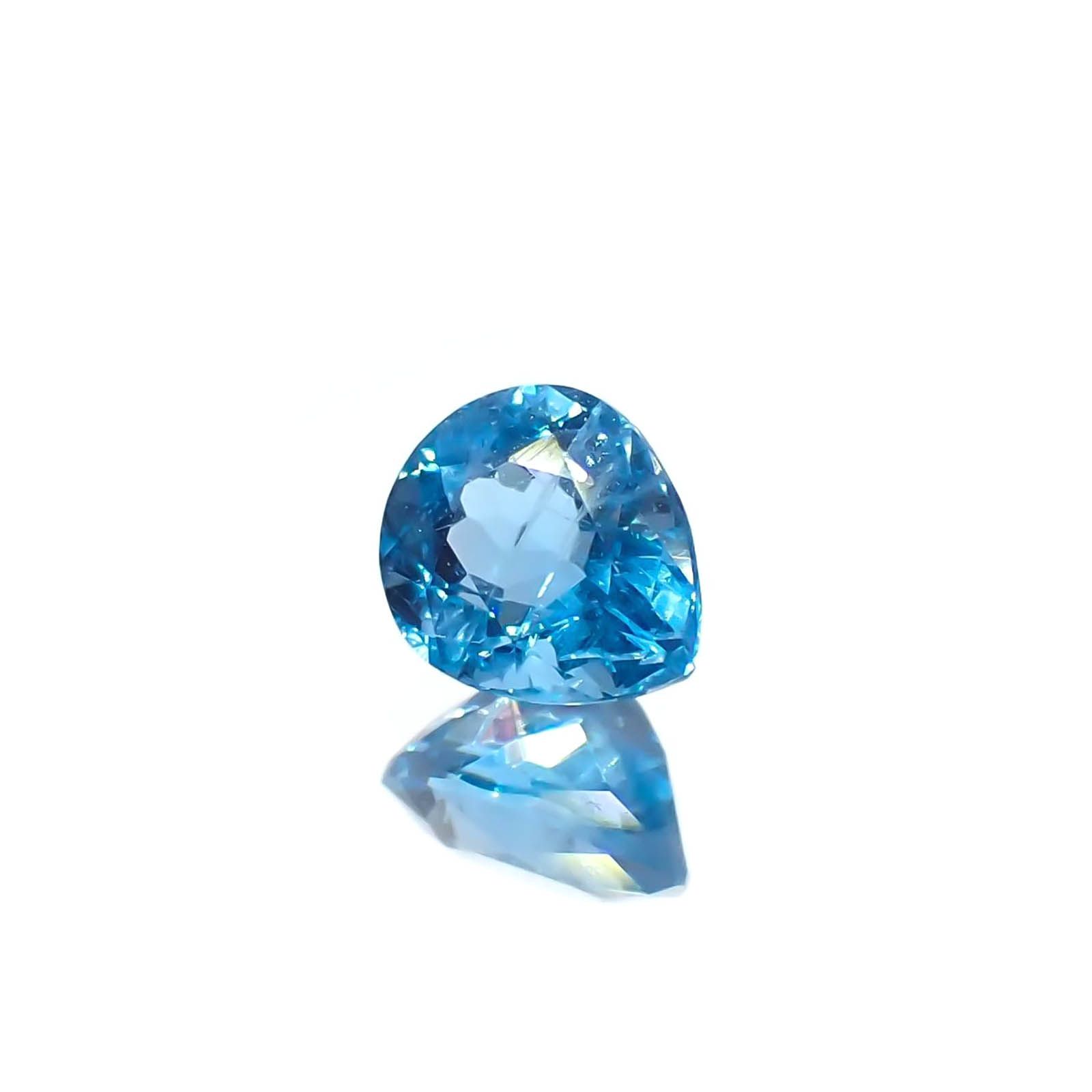 アウイナイト フルオレッセンス(宝石名アウイナイト)ドイツ産 0.28ct 識別済[250917694]4.9x4.1mm前後