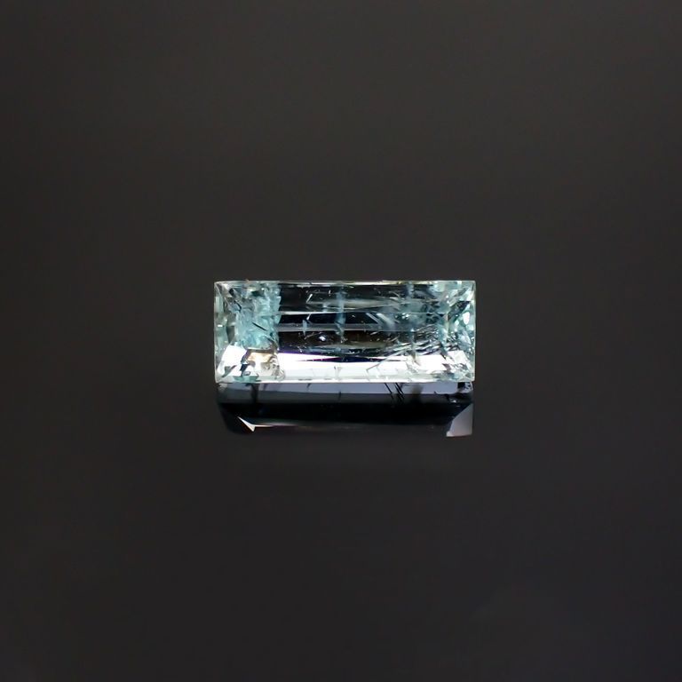パライバトルマリン モザンビーク産 1.39ct[221018237]9.8x3.8mm前後