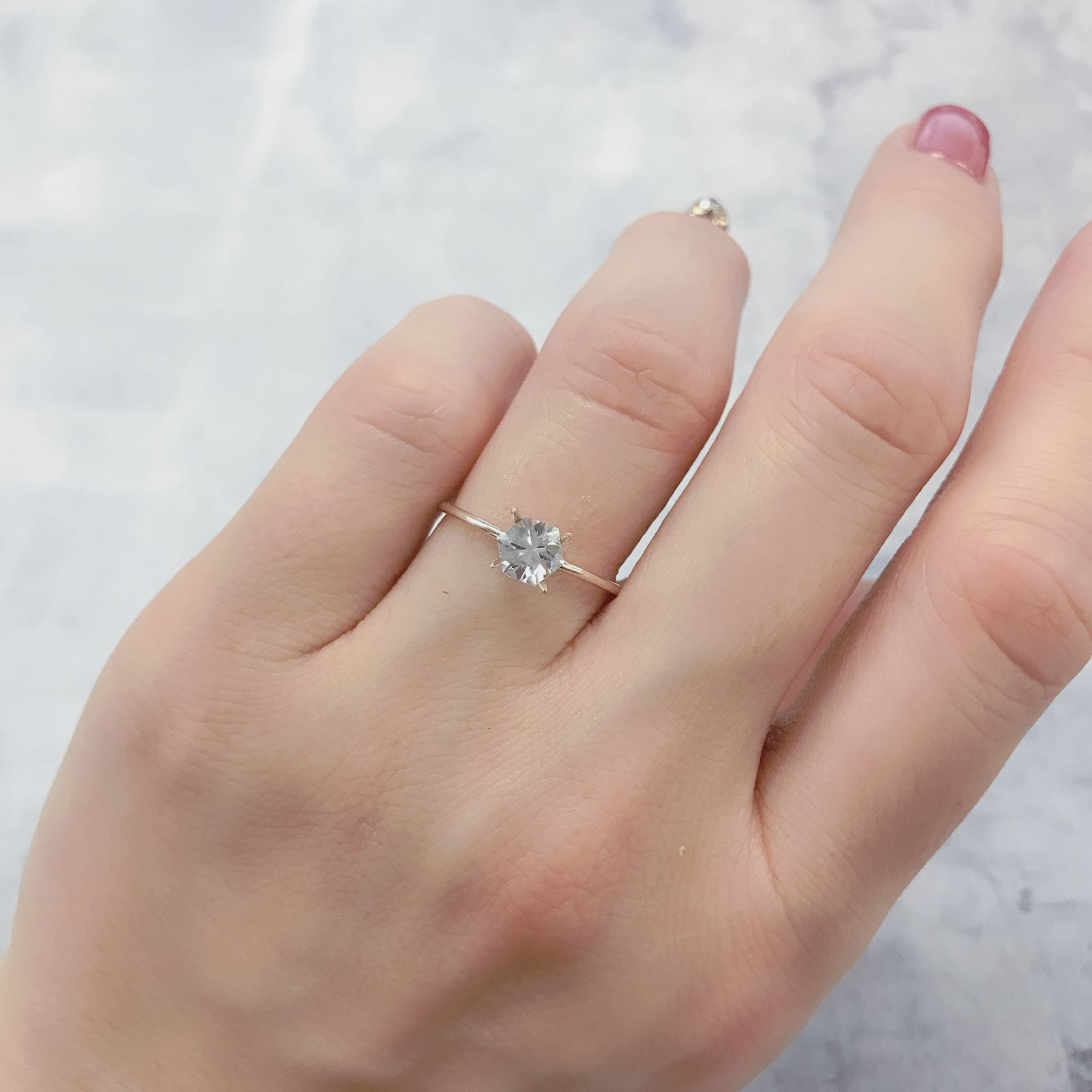 ◇ヘキサゴンカット◇カラーレスジルコン(宝石名ホワイト・ジルコン)スリランカ/カンボジア産 1.00ct 識別済[240214278]5x4.9mm前後