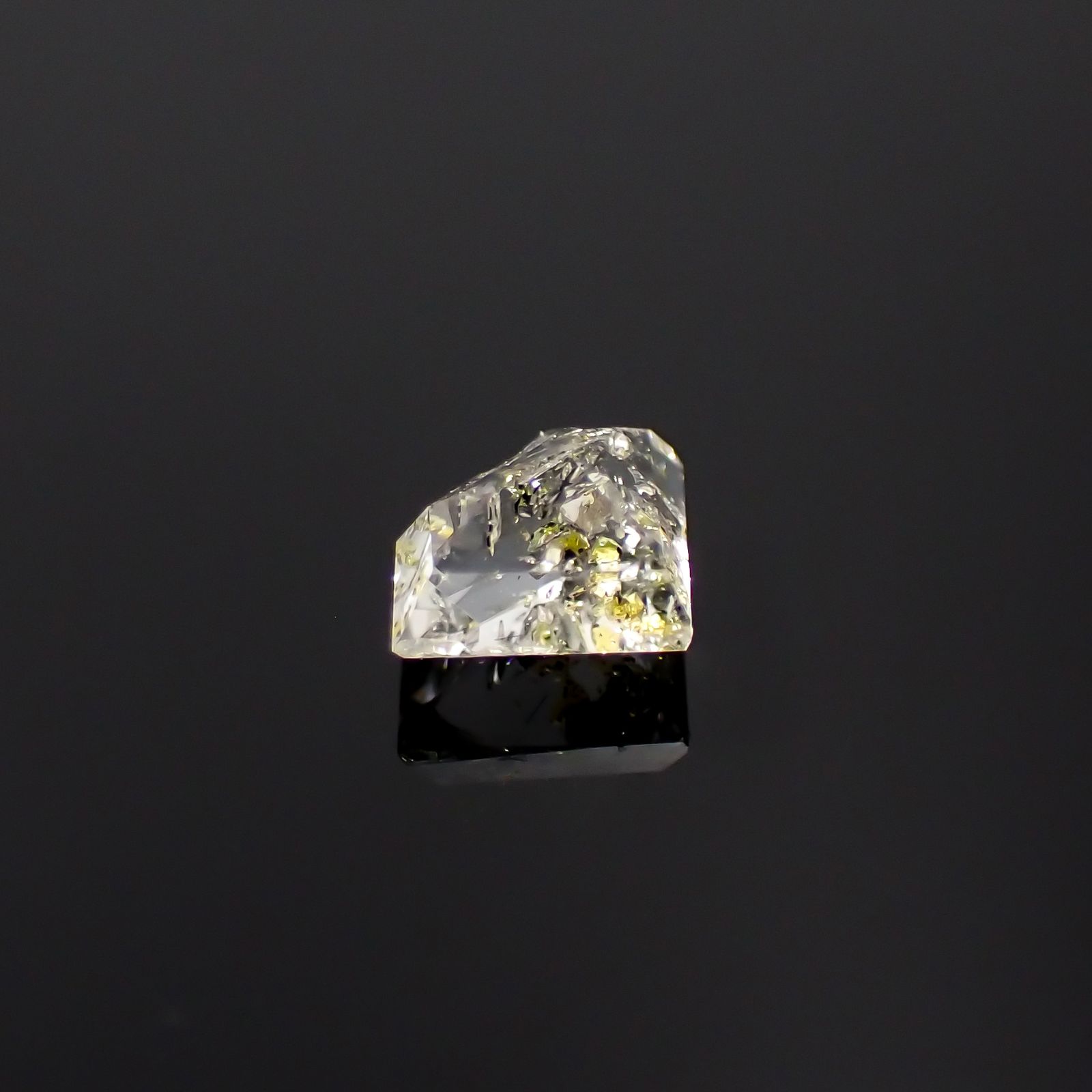 ◇カスタムペンタゴンカット◇オイルインクォーツ パキスタン産 0.33ct [231224726]4.5x5.9mm前後