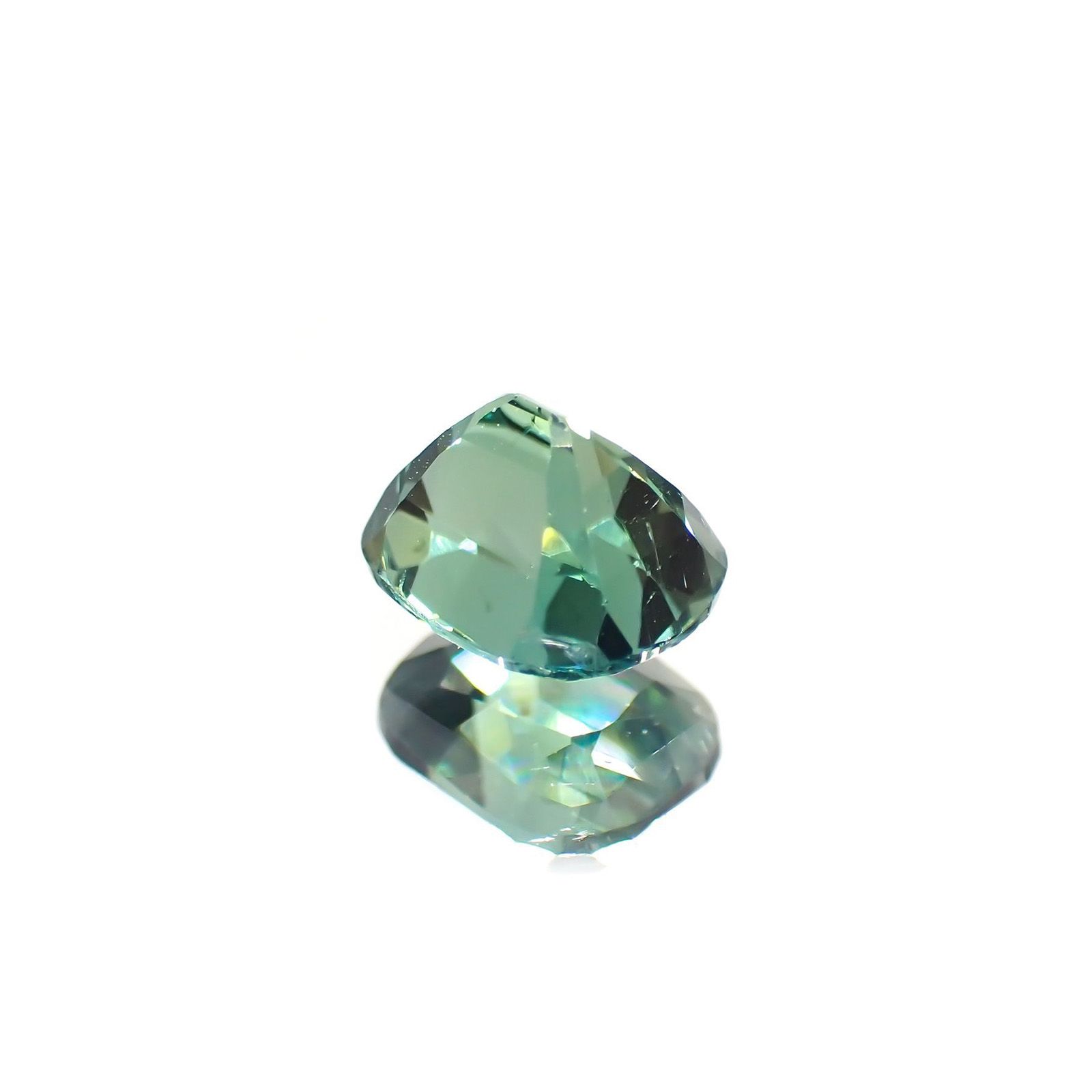 ブルーグリーントルマリン(宝石名グリーン・トルマリン) アフガニスタン産 ソ付(彩珠) 1.268ct / 7x5.6mm前後 [211013583]
