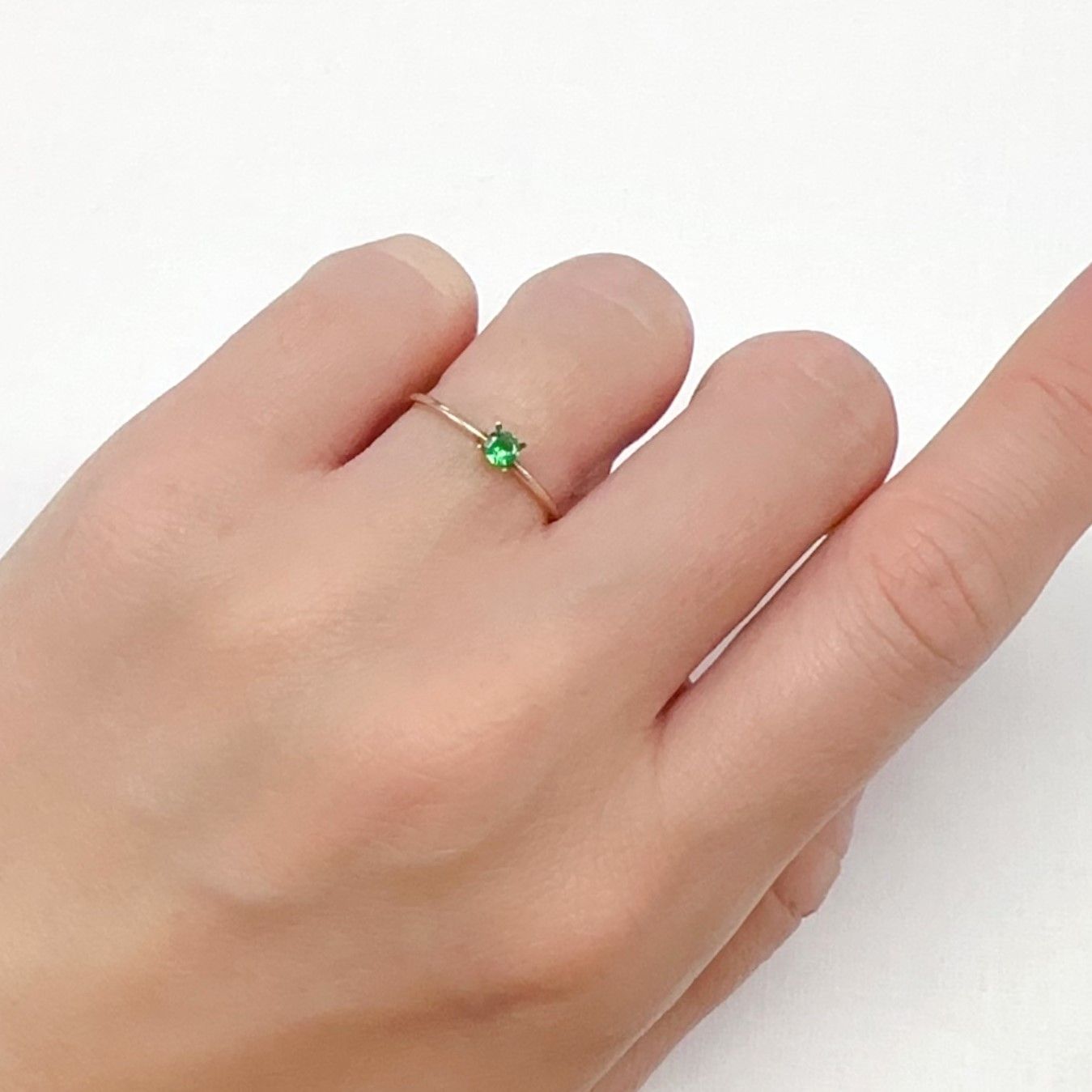 ツァボライト(宝石名グリーン グロッシュラー・ガーネット)タンザニア産 0.12ct 識別済[240226091]3x3mm前後