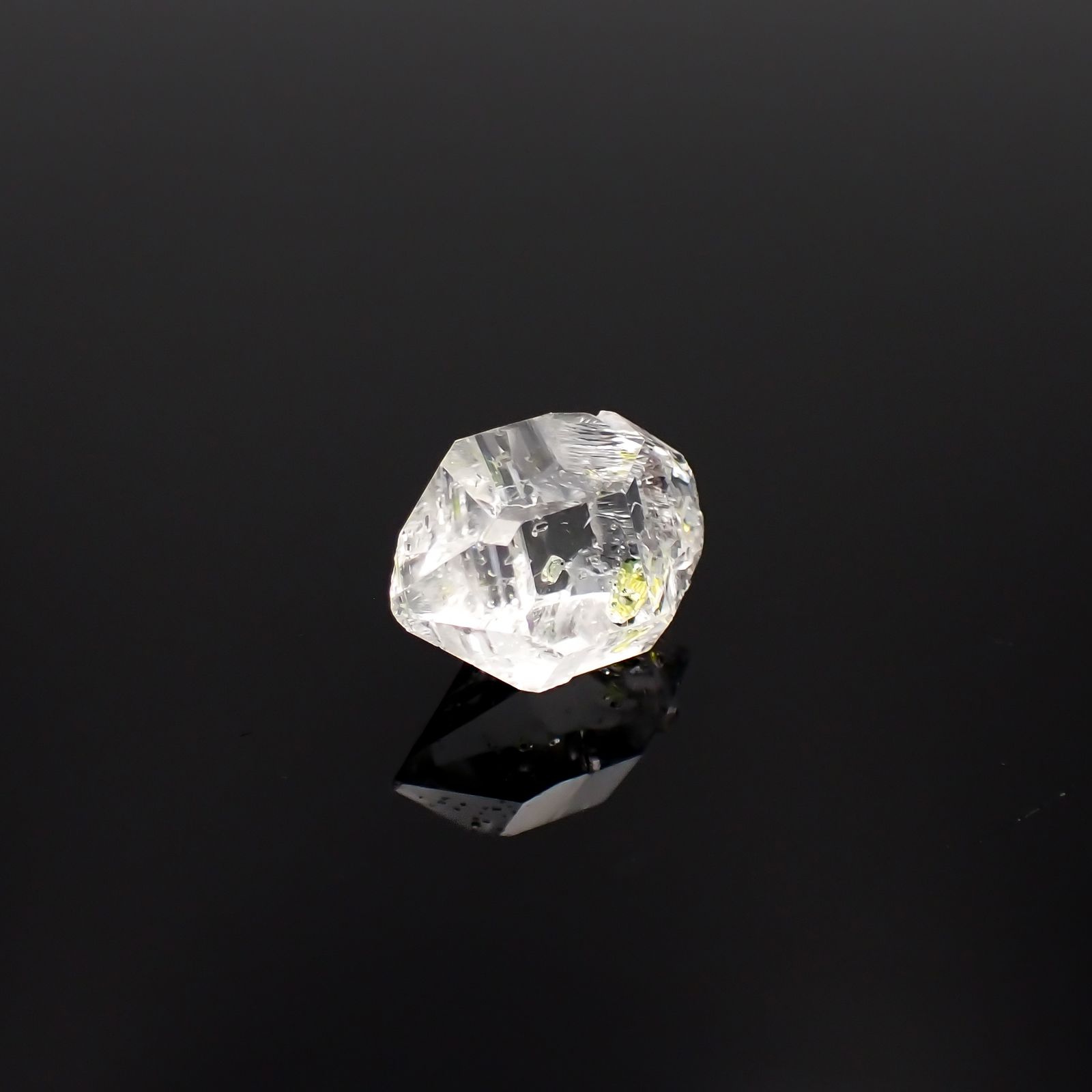 オイルインクォーツ原石 パキスタン産 5.66ct [231224720]13.5x9.1mm前後