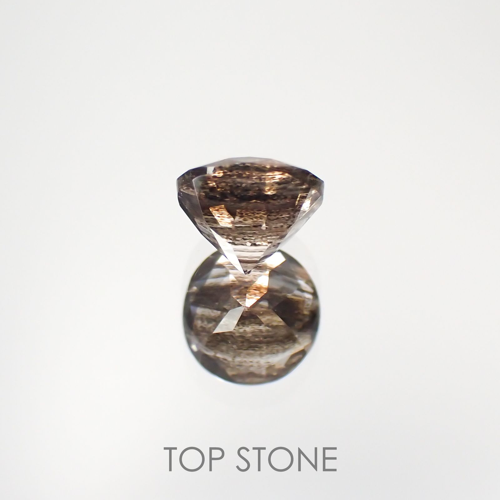 レインボースキャポライト ブラジル産 0.45ct[221119048]4.9x5mm前後