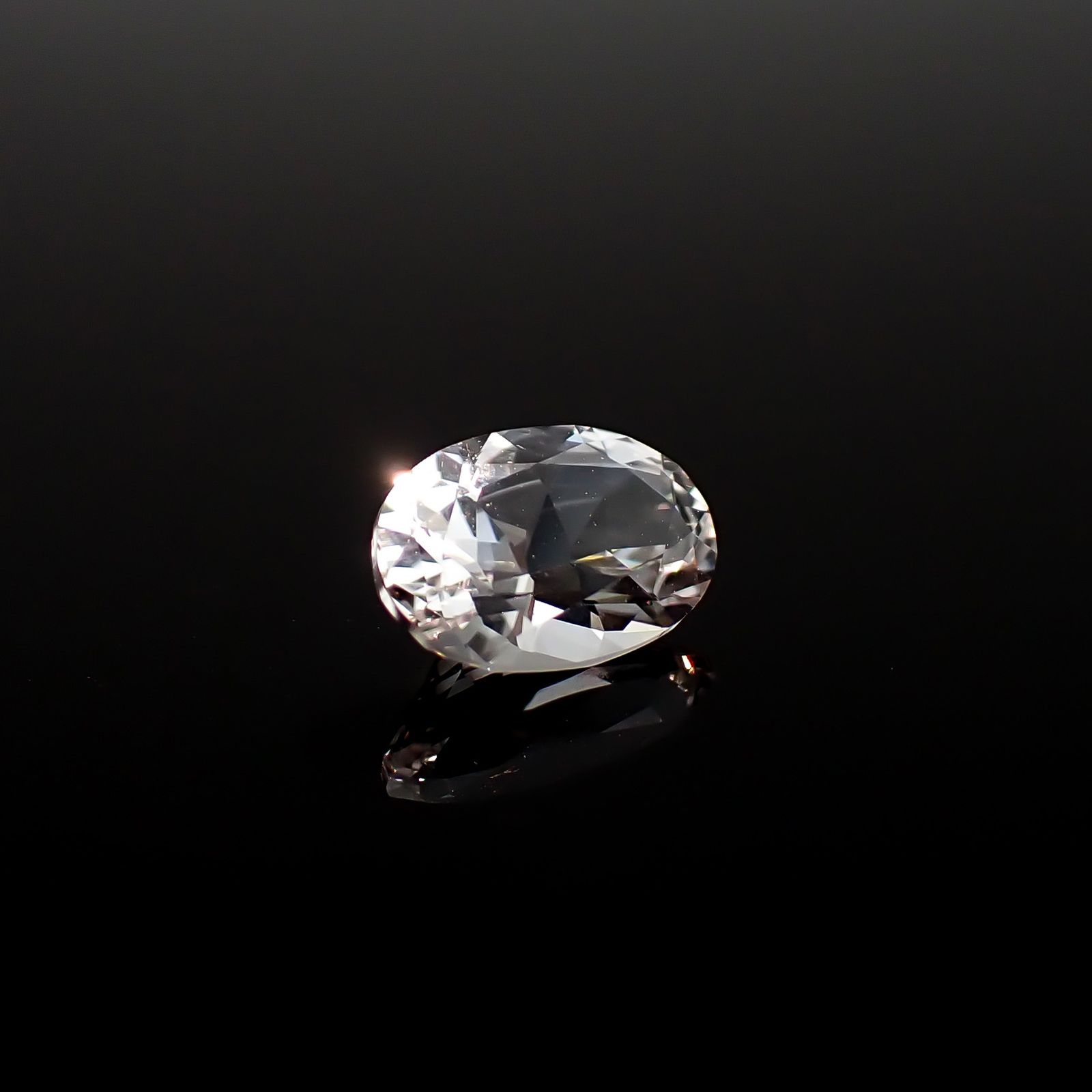 フェナカイト ロシア・マリシェボ鉱山産 0.84ct / 7.7x5.3mm前後 [260632430]