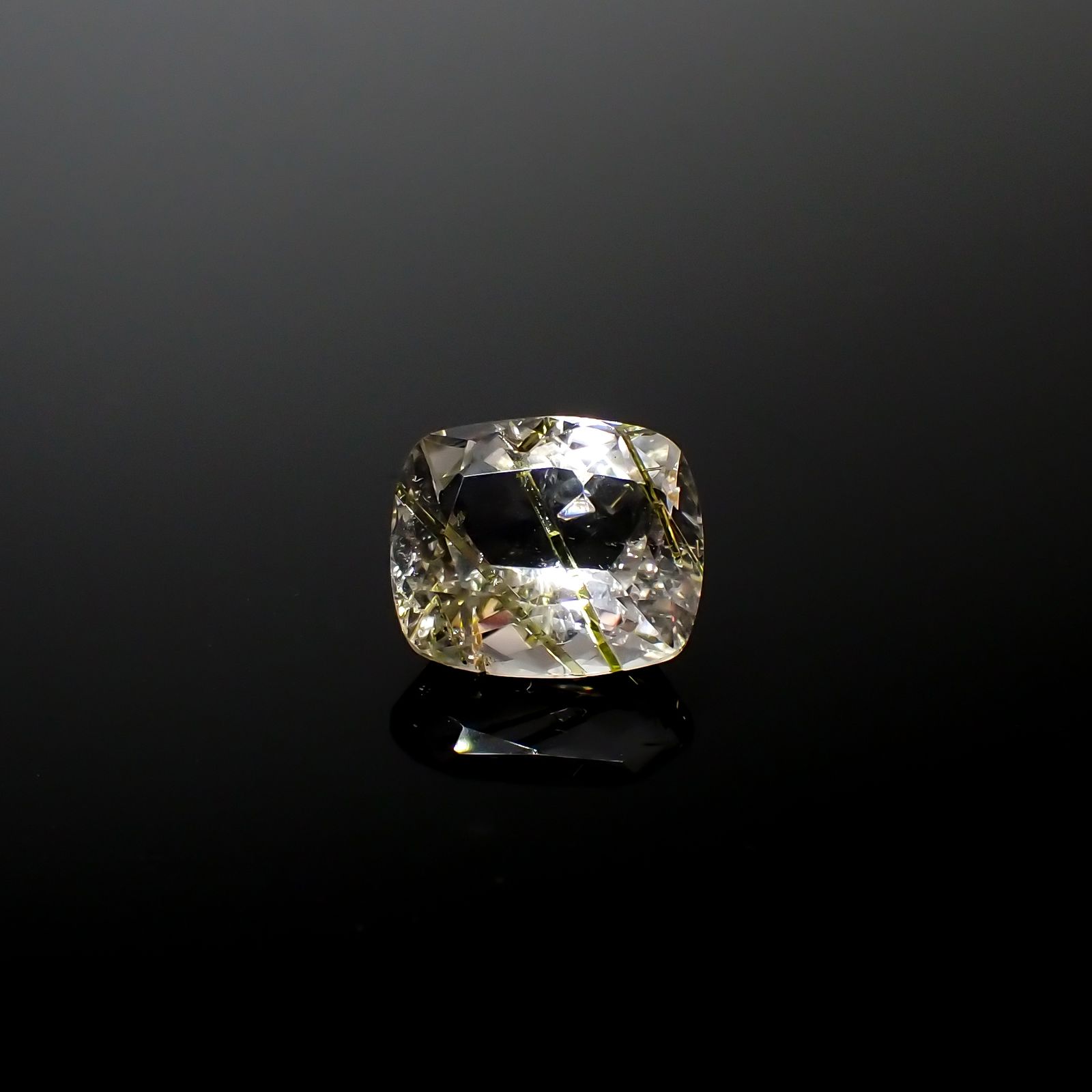 エピドートインクォーツ ブラジル産 3.64ct[240427292]10.5x9mm前後