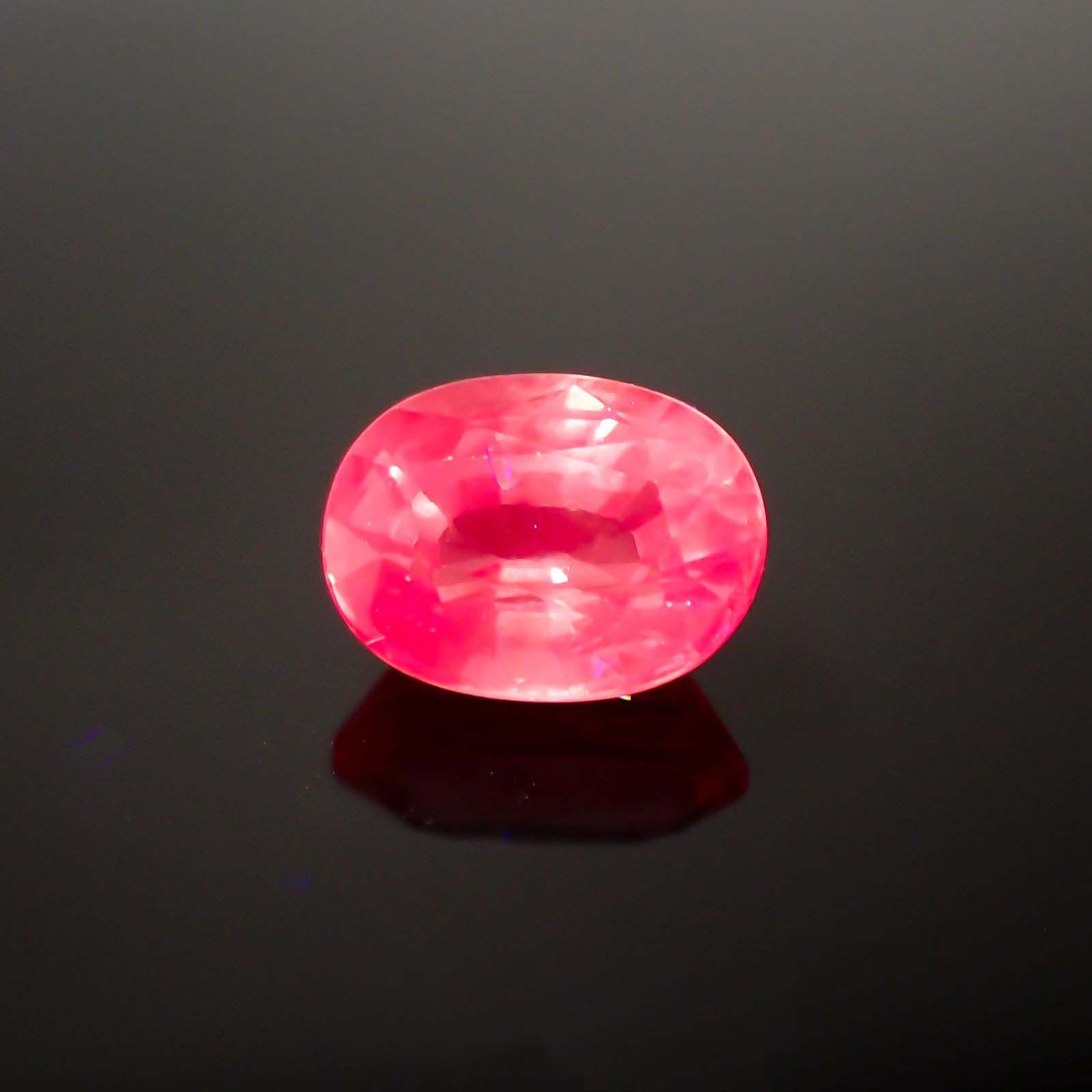 ピンクスピネル(宝石名ピンク・スピネル)タンザニア産 1.414ct ソ付(彩珠)[230722574]7.5x5.6mm前後