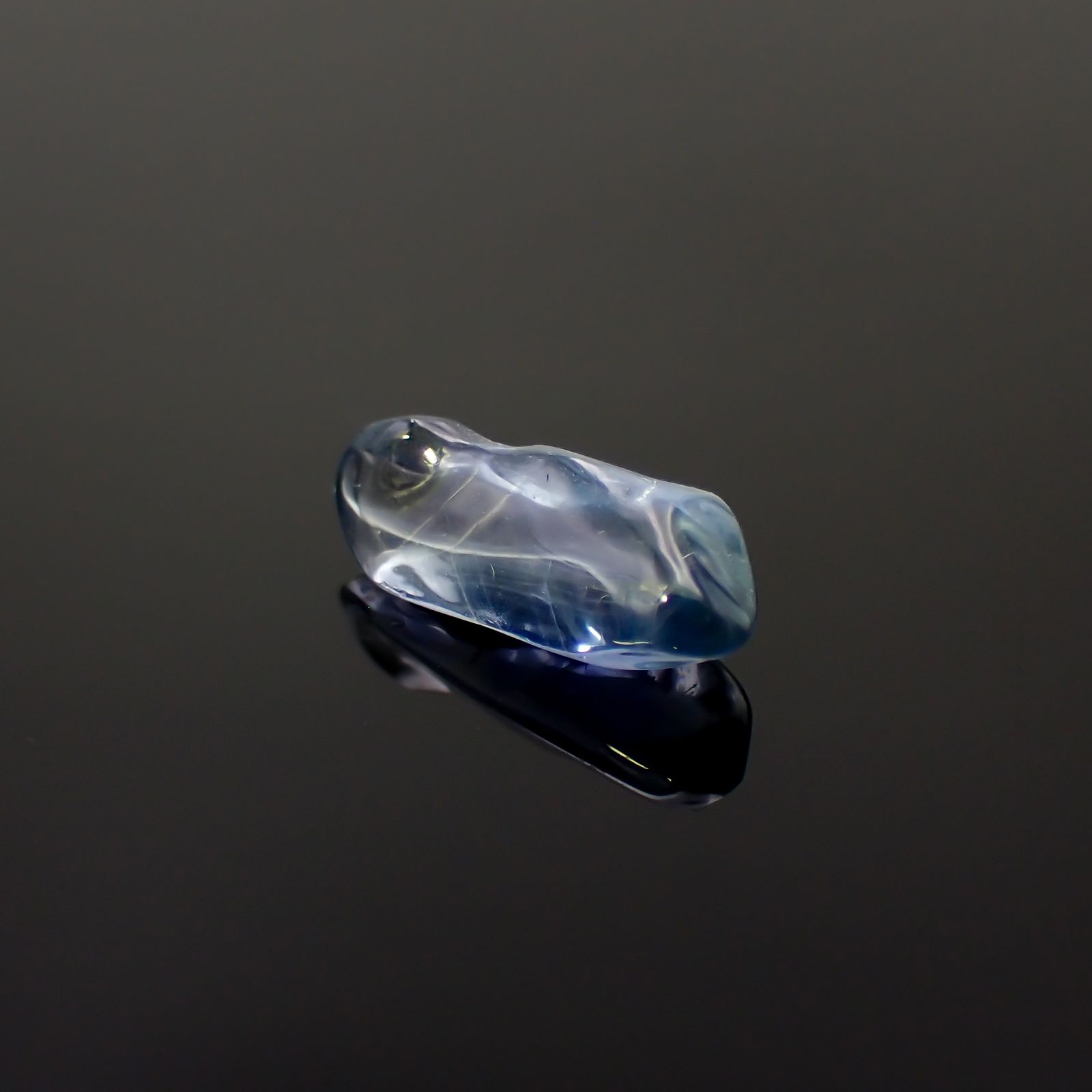 ◇フリーフォーム◇サファイア 非加熱 マダガスカル産 2.73ct[230722659]13.1x4.9mm前後