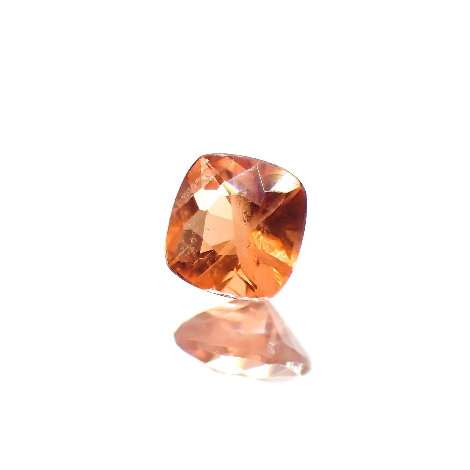 トリプライト(宝石名トリプライト) ブラジル産 0.388ct ソ付(彩珠)[210812529]4.1×4.1mm前後