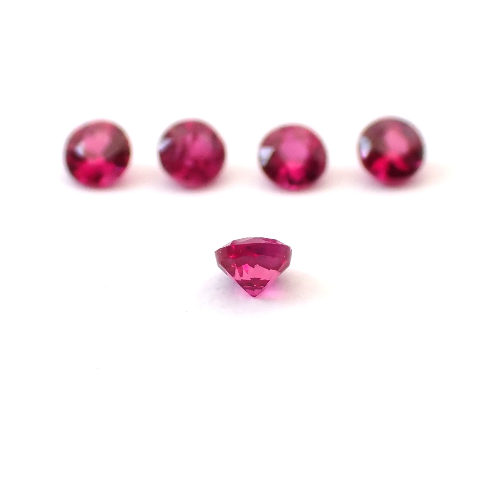 ルビー 5個セット タイ/モザンビーク産 0.28ct(5pcs合計) / 2.2x2.2mm前後 [260532286]