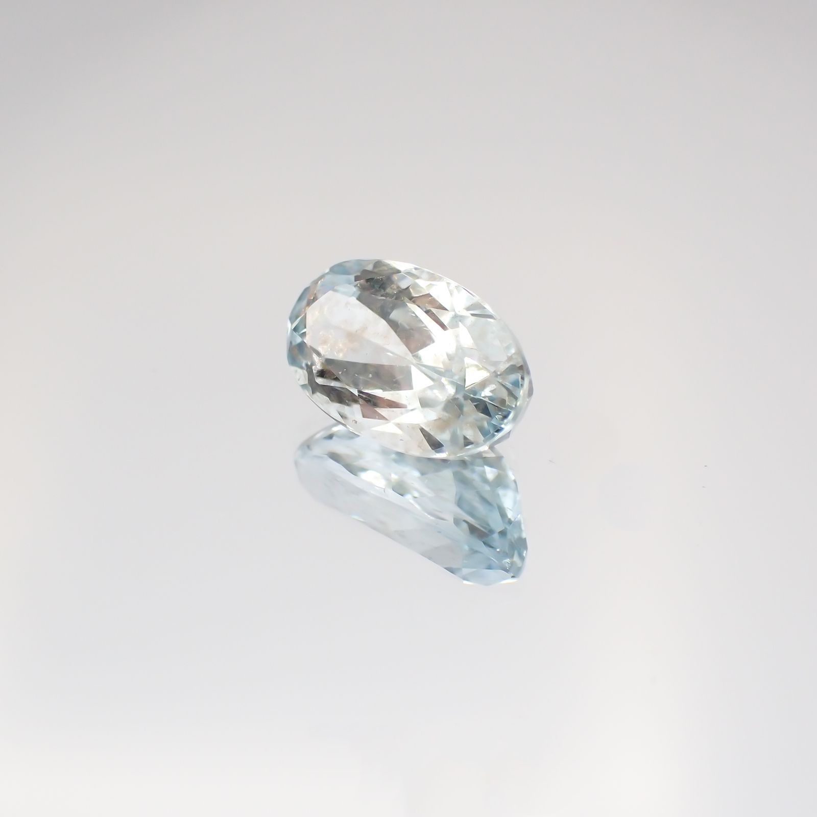 アベンチュリンアクアマリン(宝石名アクアマリン) ナイジェリア産 2.81ct 識別済[210712971]11.5×6.7mm前後