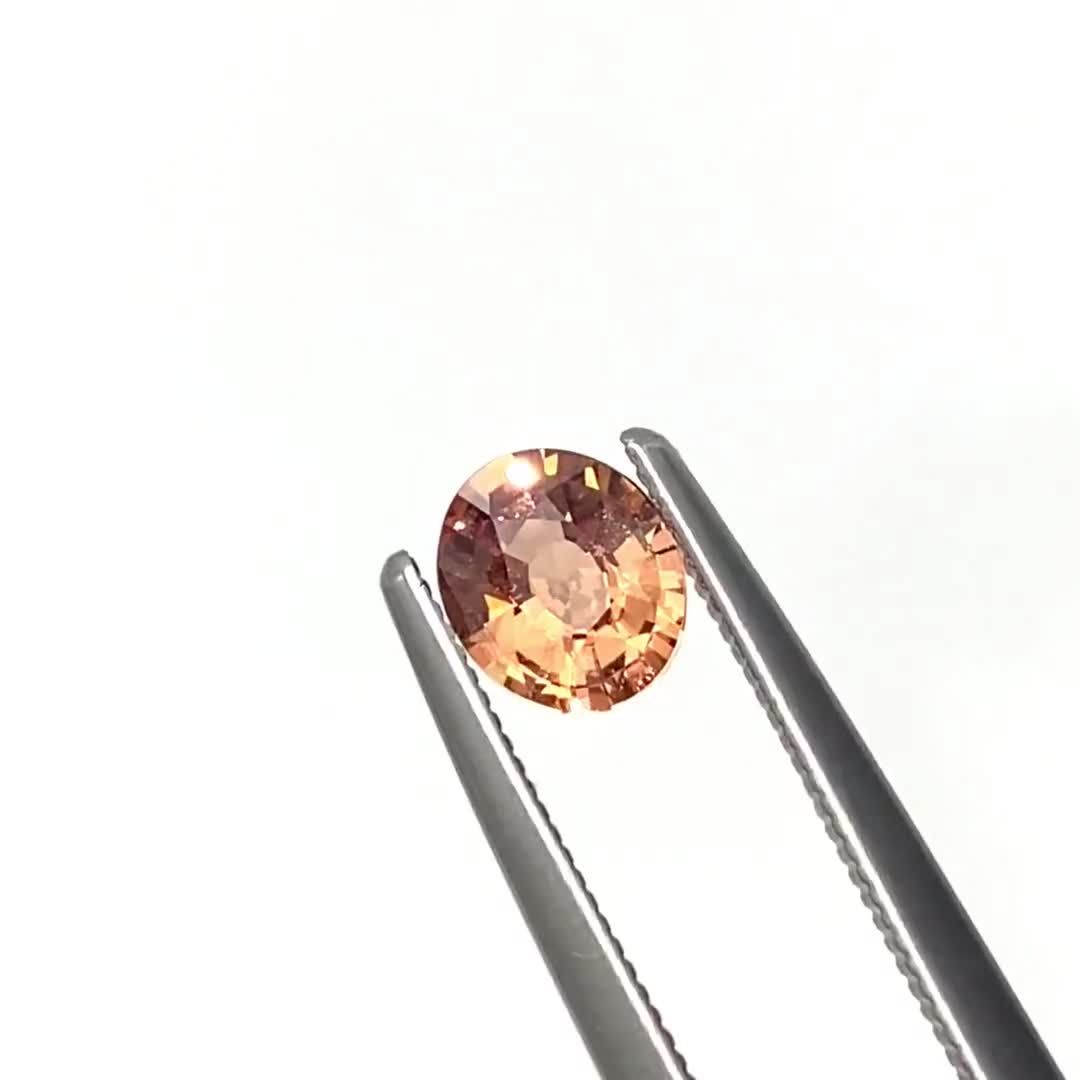 朝陽に咲く蓮の輝き パパラチャサファイアを解説 | TOP STONE(トップ