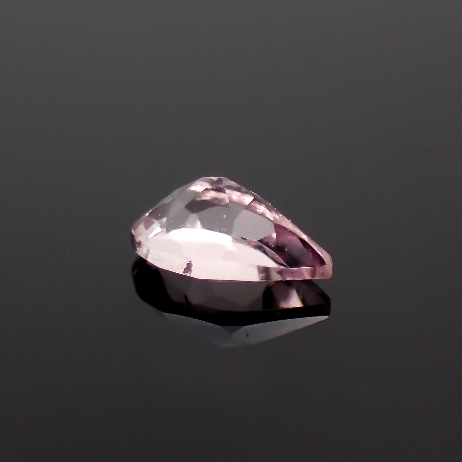 モルガナイト モザンビーク産 0.18ct[230923356]5.1x3mm前後