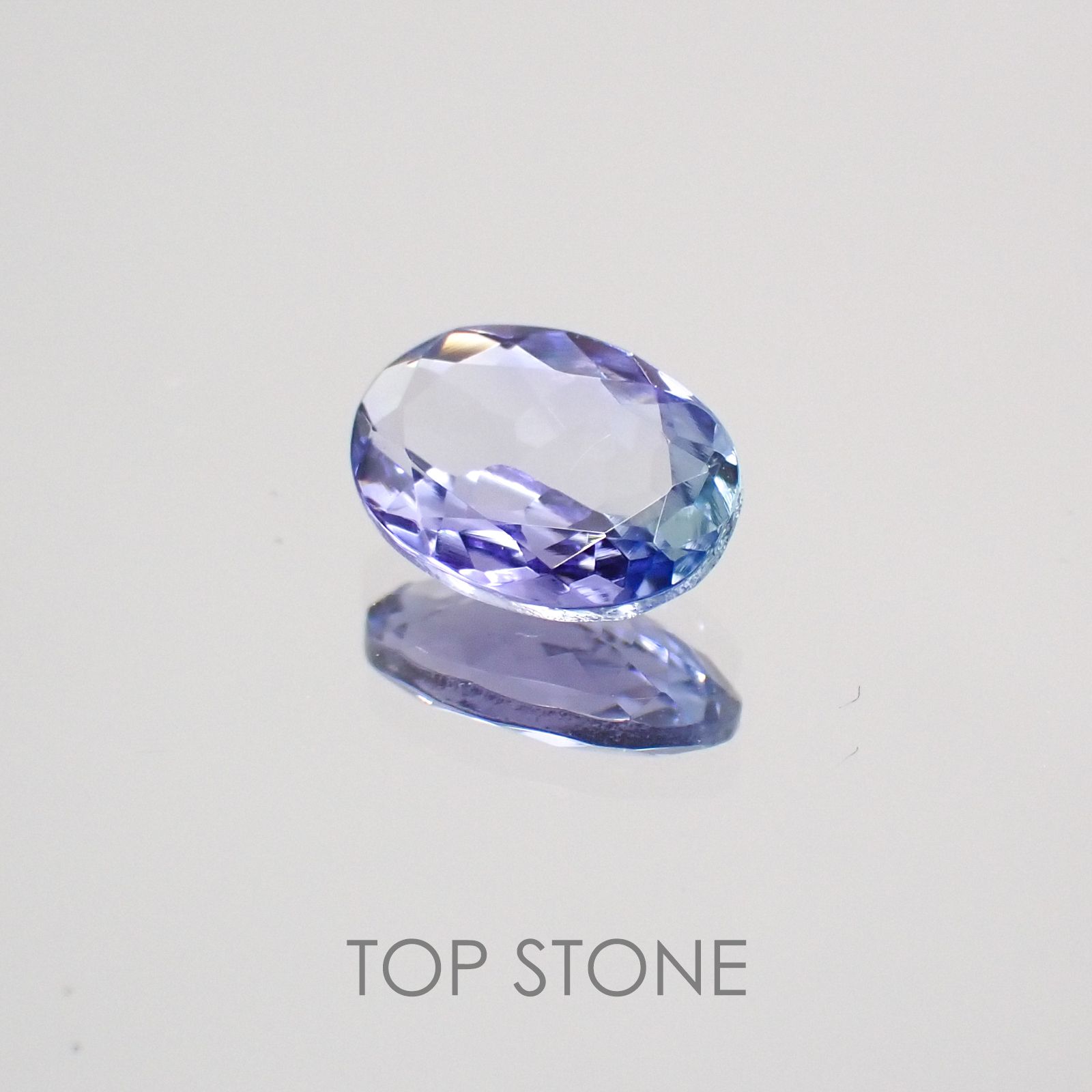 バイカラータンザナイト(ゾイサイト) タンザニア産 ルース 0.69ct[210410575]6.9×4.9mm前後