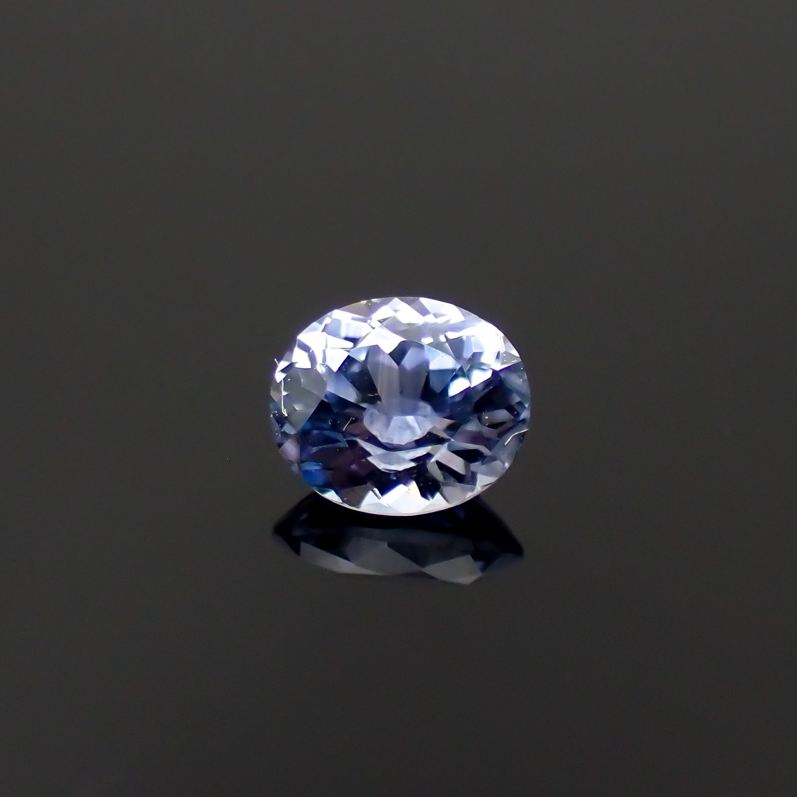 アイスブルーサファイア(宝石名サファイア)スリランカ/マダガスカル産 0.37ct 識別済[230421399]4.6x3.9mm前後