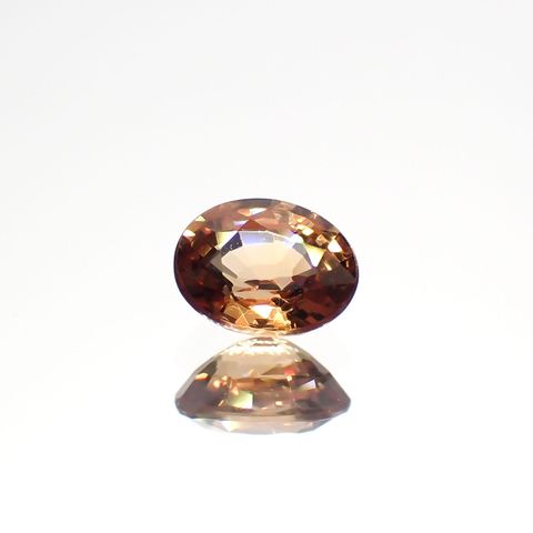カラーシフトマラヤガーネット(宝石名ガーネット)タンザニア産 0.64ct 識別済[220115012]5.6x4.3mm前後