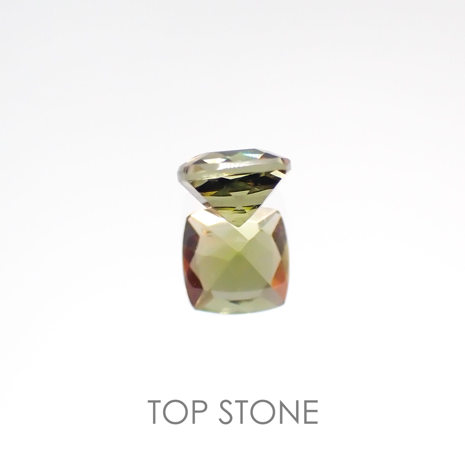バイカラーアンダリュサイト スリランカ産 ルース 0.32ct[20117475]4×4mm前後