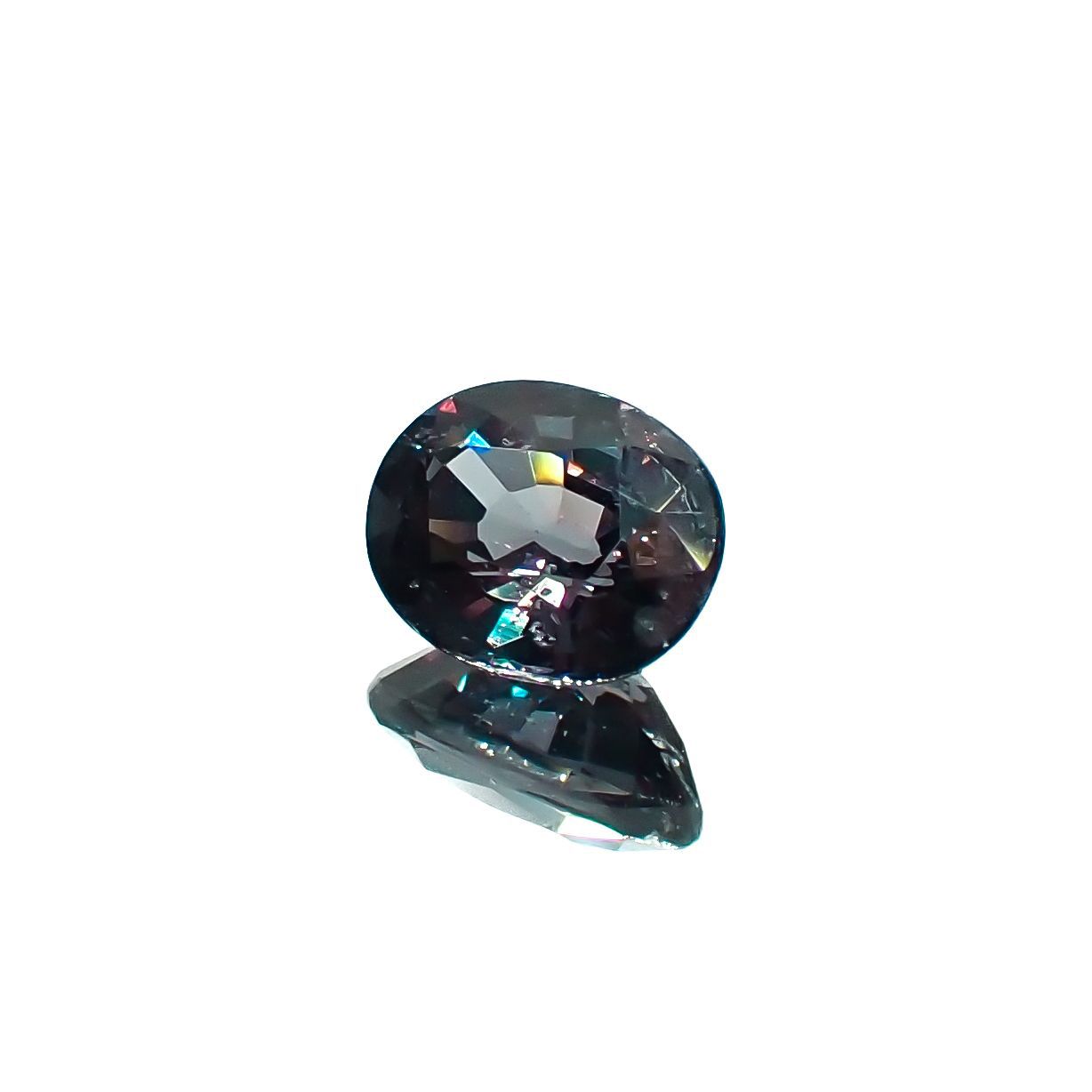 ベキリーブルーガーネット（カラーチェンジガーネット アレキタイプ）(宝石名ガーネット)マダガスカル・ベキリー産 1.29ct 識別済[221219617]7.1x5.6mm前後