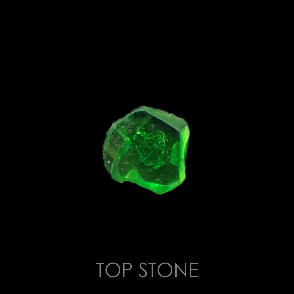 デマントイドガーネット(宝石名デマントイド・ガーネット) 原石・結晶 0.17ct 識別済[210912777]4×3.9mm前後