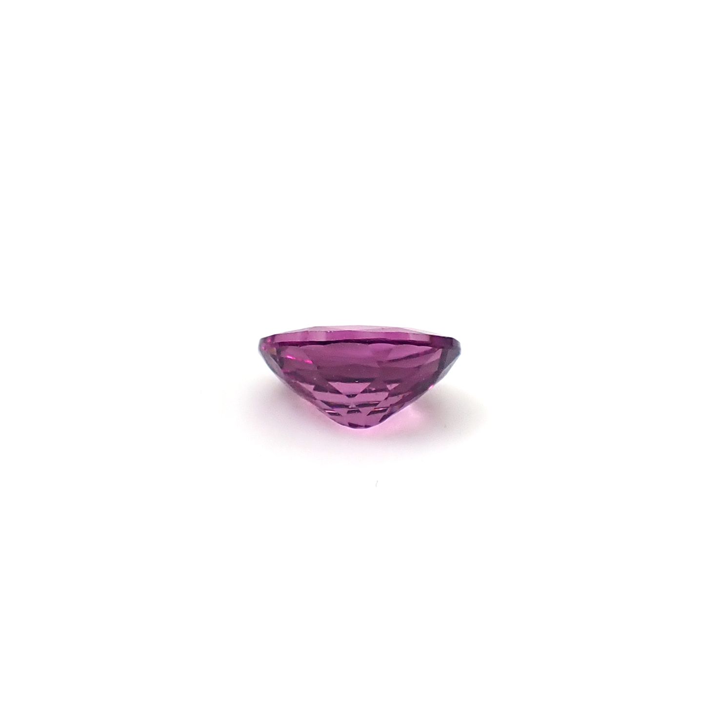 グレープガーネット(宝石名ガーネット)ブラジル産 識別済 0.43ct / 5.3x4mm前後 [250931143]