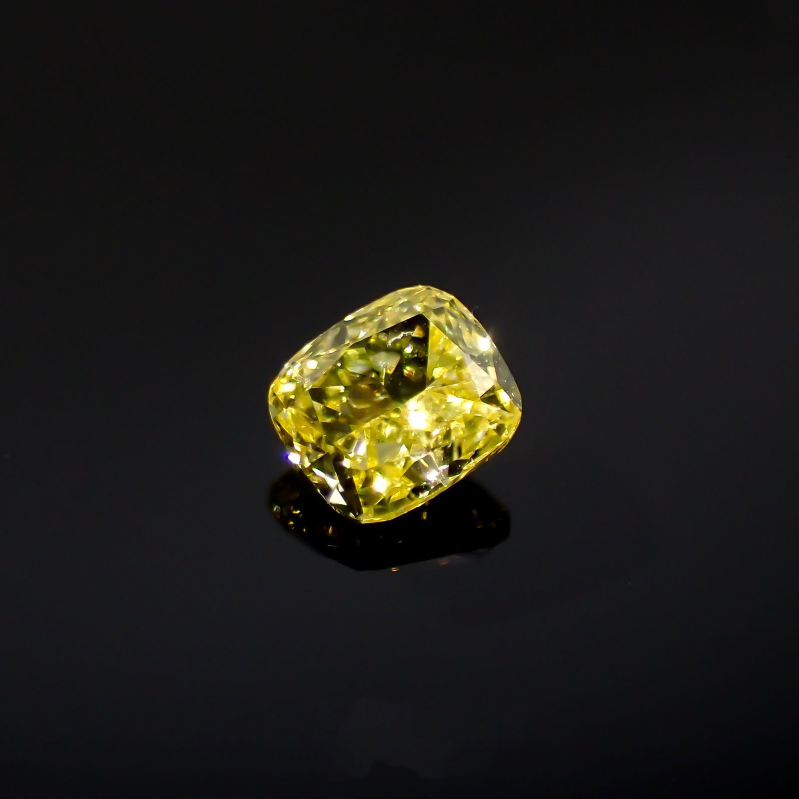 イエローダイヤモンド SI-VS(宝石名ダイアモンド) 0.14ct 識別済[220616388]3.1x2.7mm前後