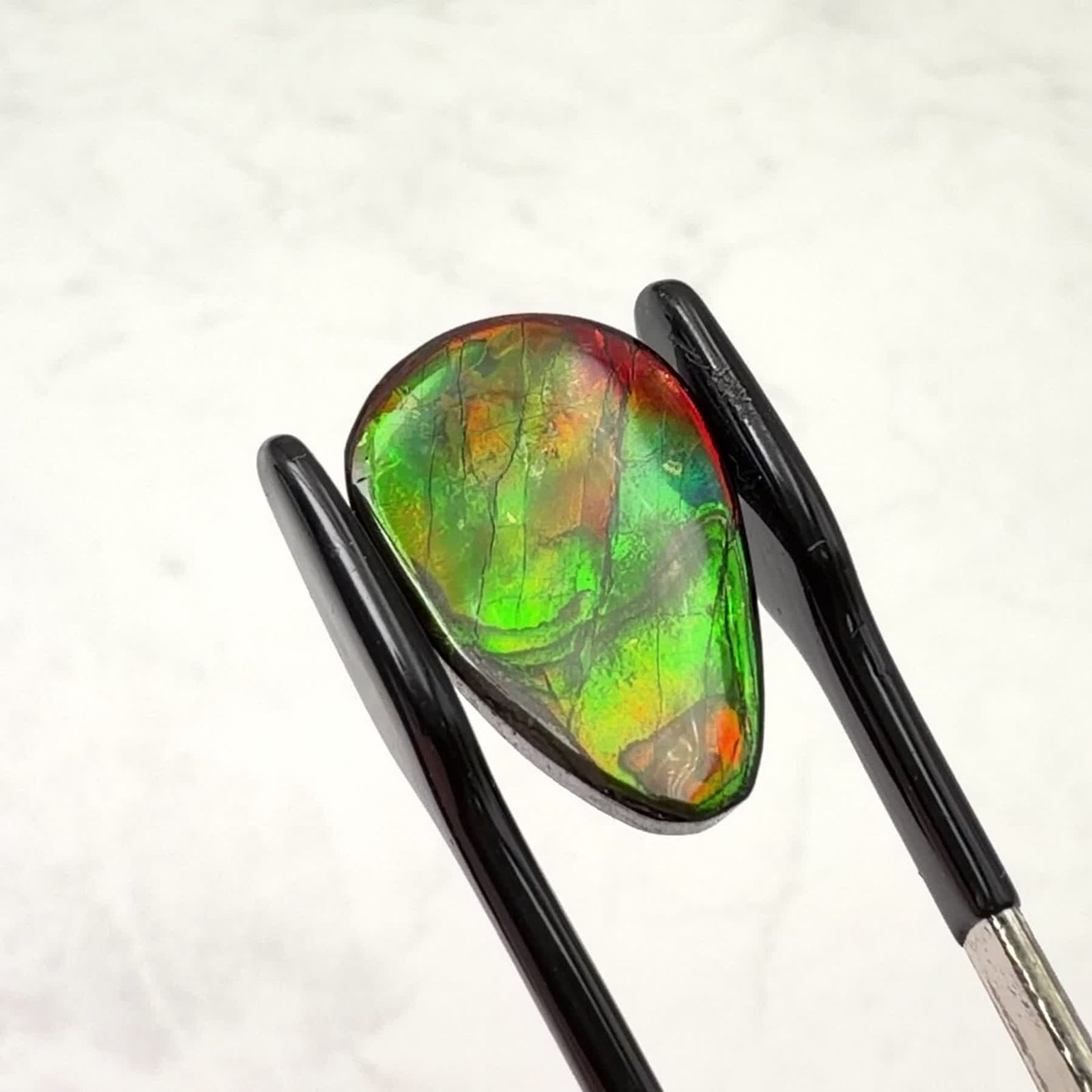 アンモライト トリプレット カナダ産 7.63ct / 19.4x12.9mm前後