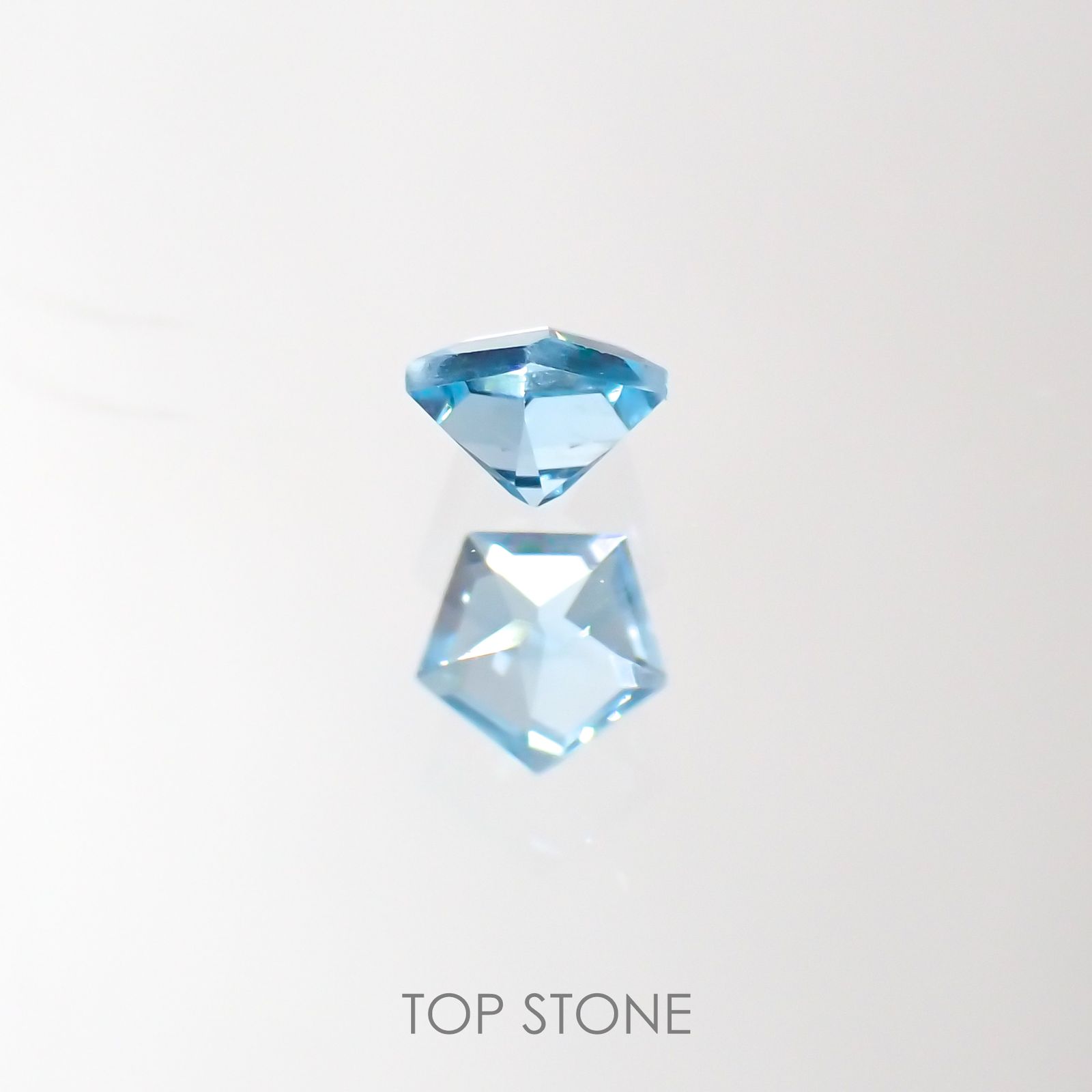 ◇ペンタゴンカット◇スイスブルートパーズ(宝石名ブルー・トパーズ)ブラジル産 0.12ct 識別済[220113907]3x3.1mm前後