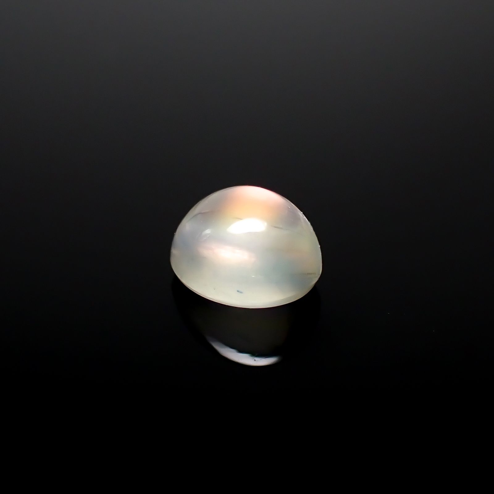 レインボームーンストーン(宝石名アンデシン)インド・タミルナードゥ州産 0.65ct 識別済[240828626]5.7x4.4mm前後