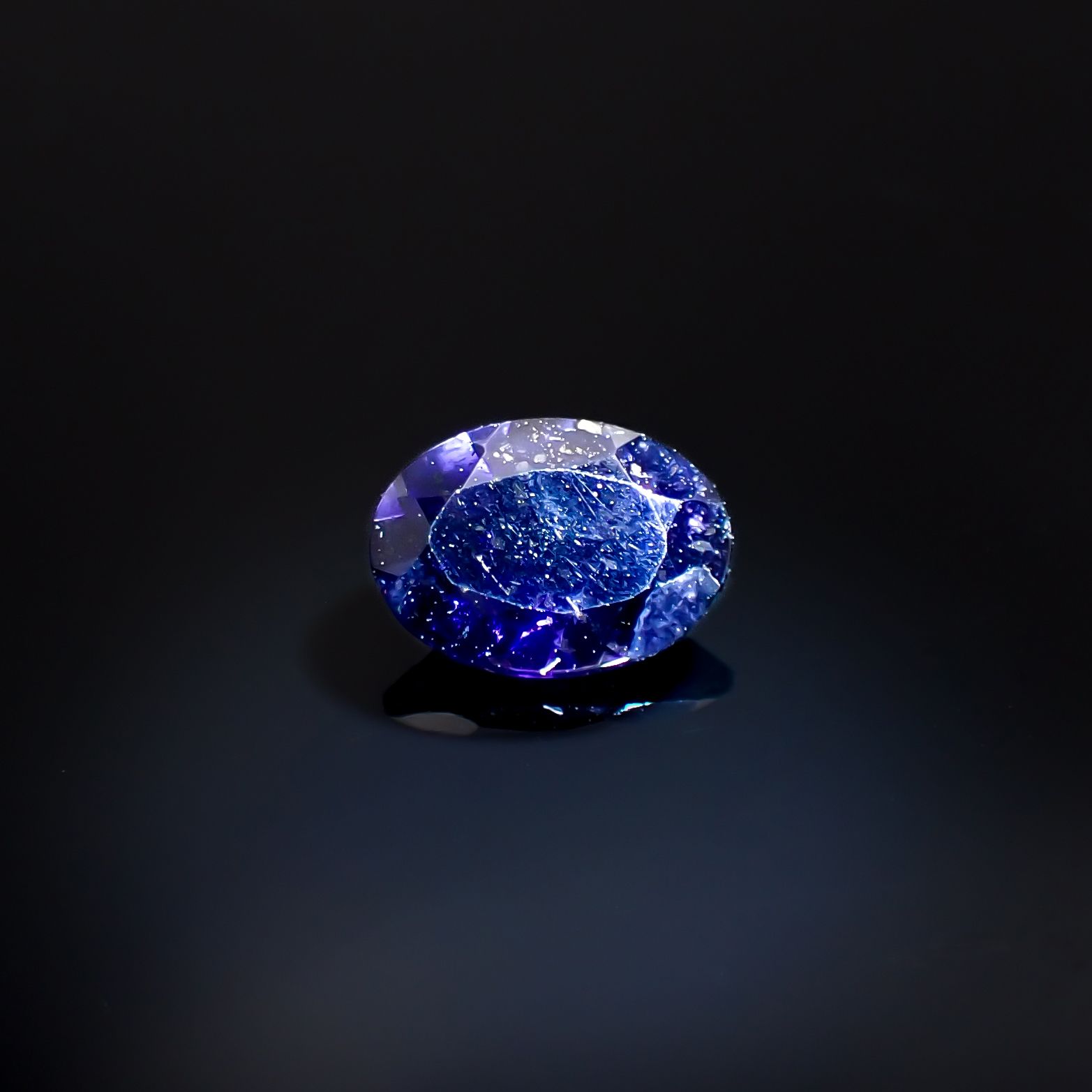 アイオライトサンストーン インド/ブラジル産 0.61ct[231224841]7x5.1mm前後