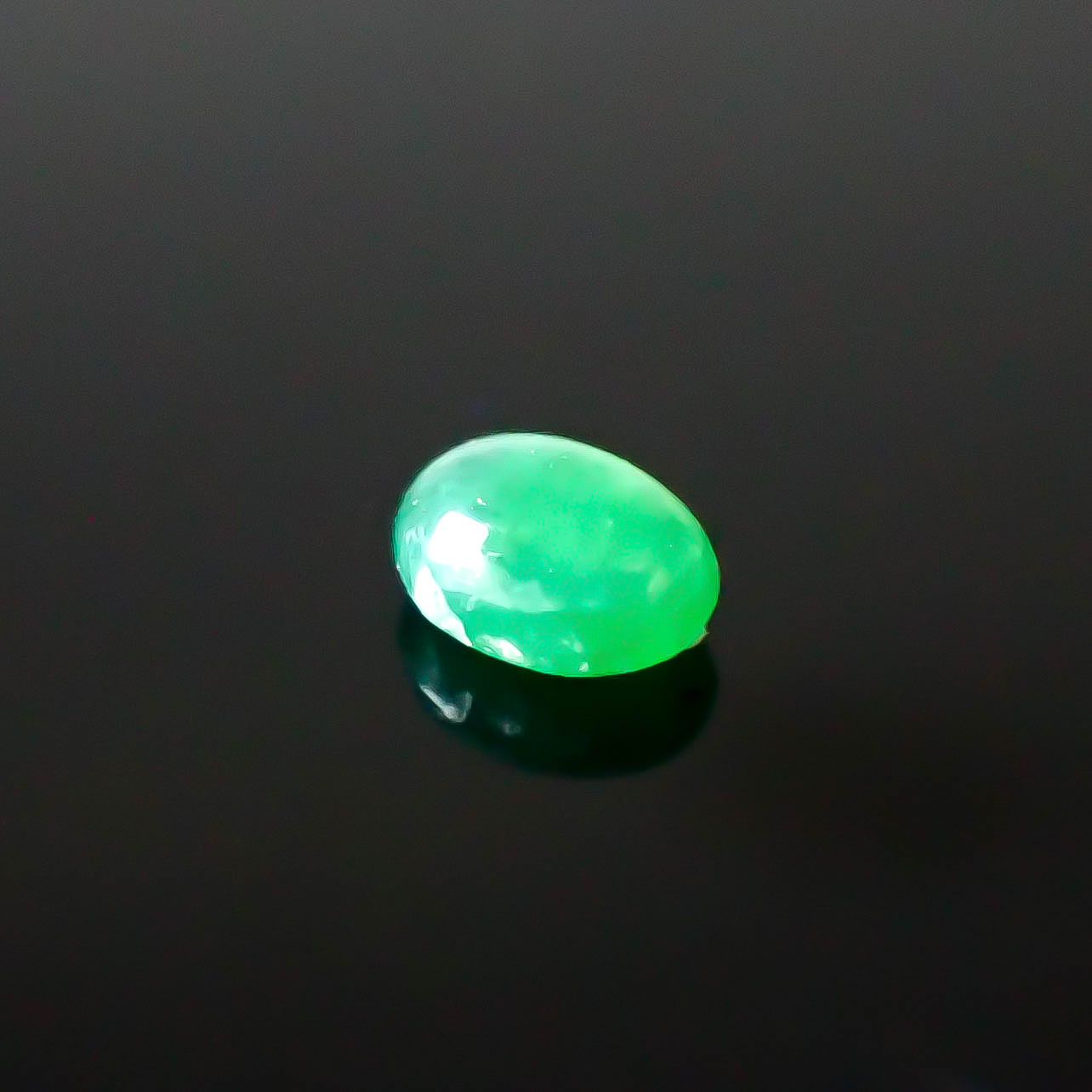 翡翠 ビルマ産 0.16ct [250430306]3.6x2.7mm前後