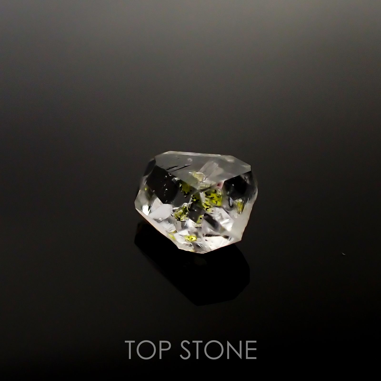 オイルインクォーツ パキスタン産 ルース 3.09ct[210811436]12.2×8.3mm前後