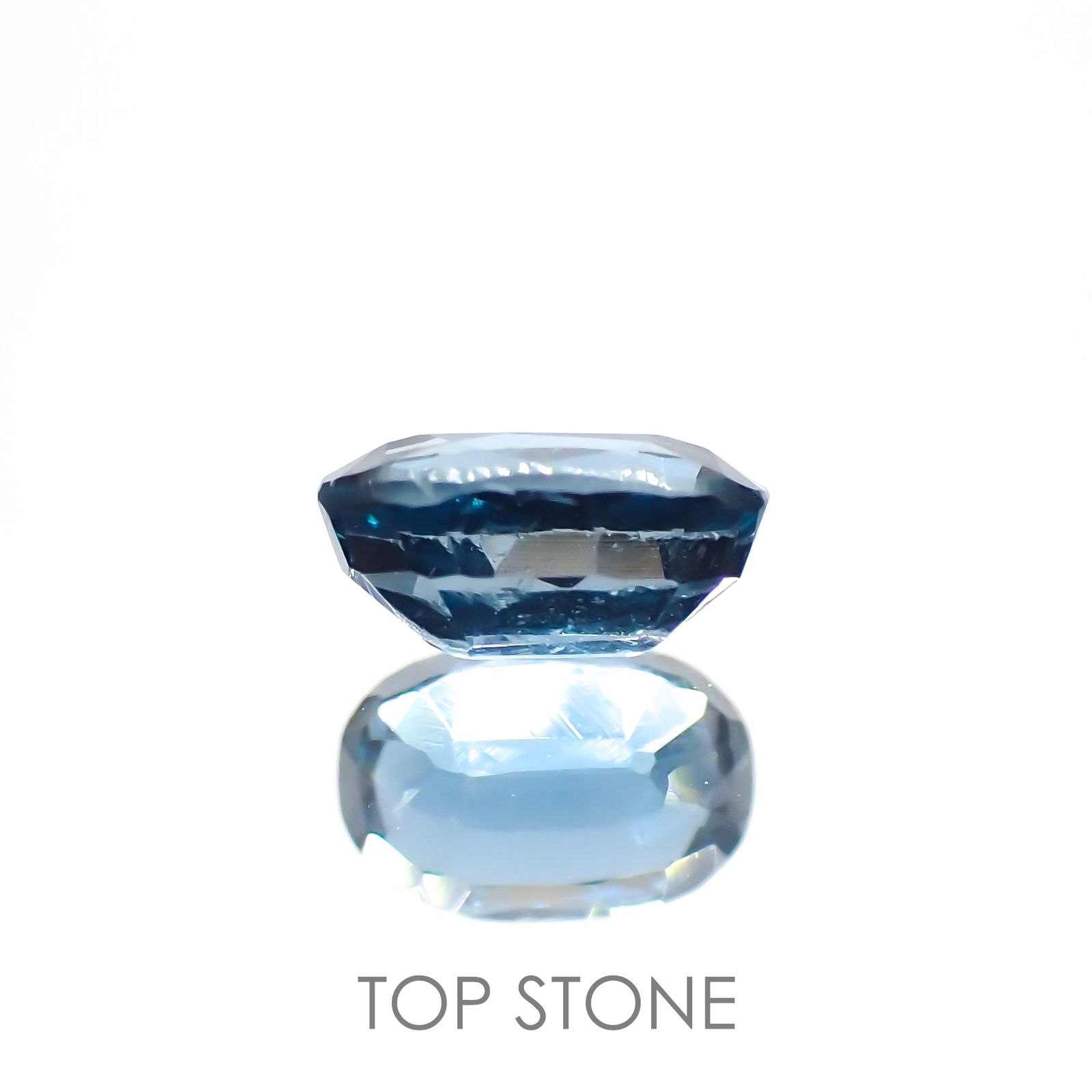 オーシャンブルーカイヤナイト(宝石名カイヤナイト) ネパール産 0.71ct 識別済[210711423]6.2×4mm前後