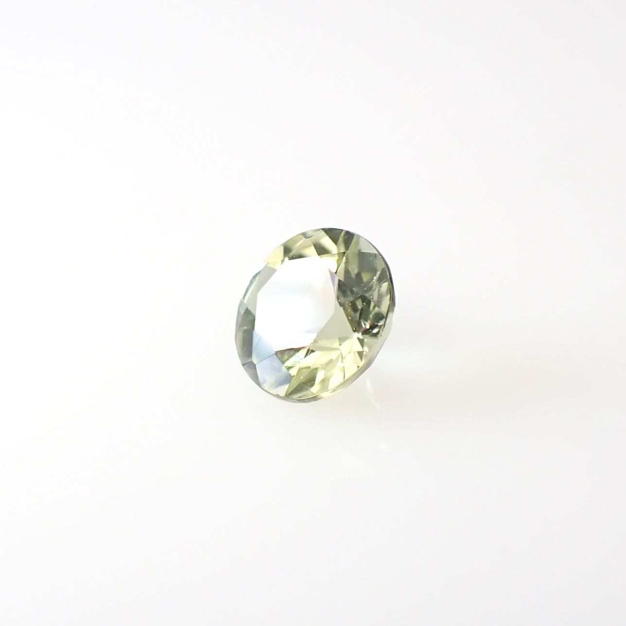モンテブラサイト(宝石名モンテブラサイト)マダガスカル産 0.46ct 識別済[241229656]5x5mm前後