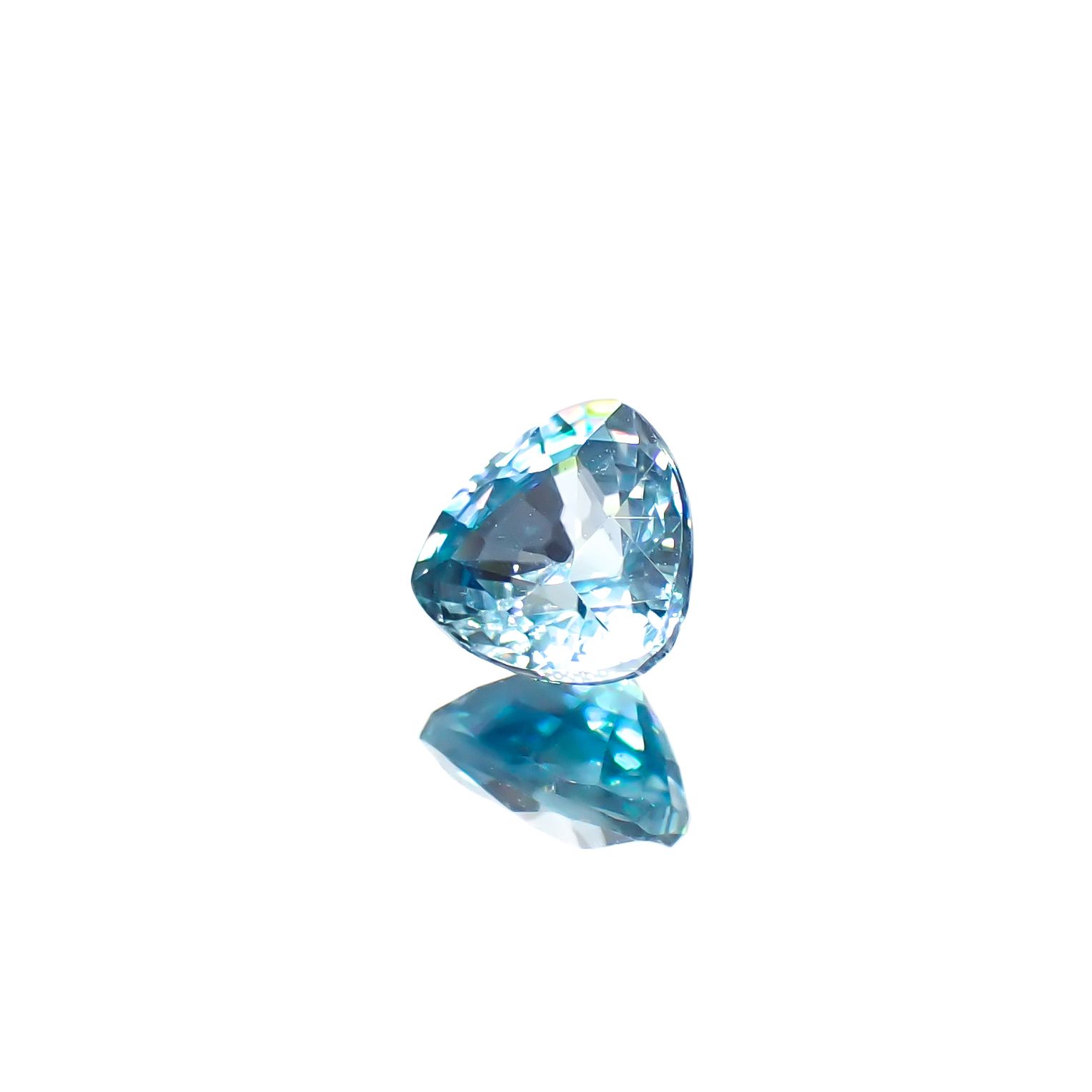 ブルージルコン カンボジア産 0.73ct[240728506]5x5mm前後