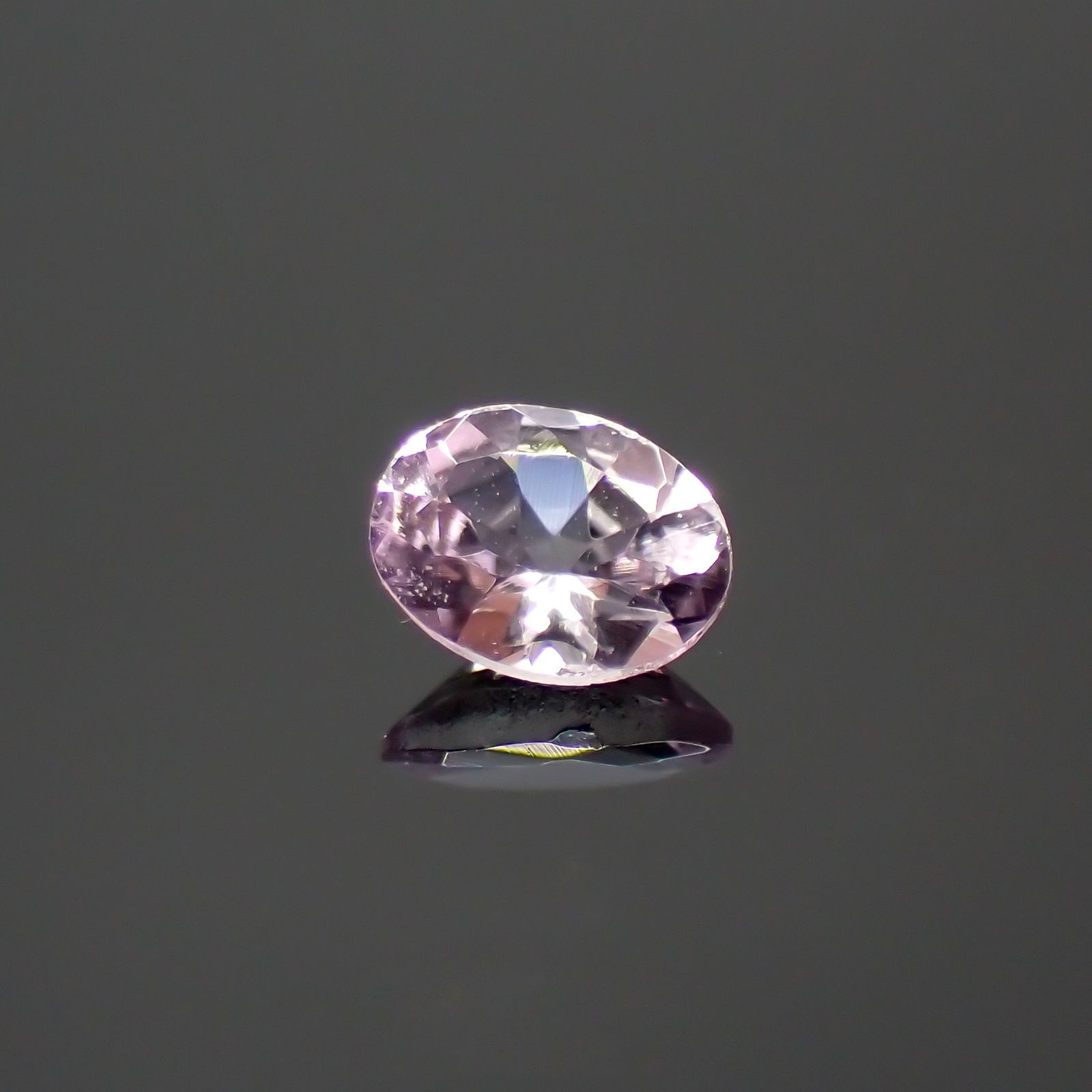 ピンクゾイサイト(宝石名ピンク・ゾイサイト)タンザニア産 0.16ct 識別済[220115052]4x2.9mm前後