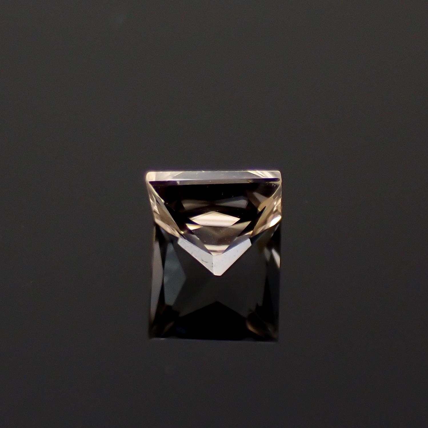 ◇プリンセスカット◇シャンパンカラージルコン スリランカ/カンボジア産 0.56ct[230421643]4.3x4.2mm前後