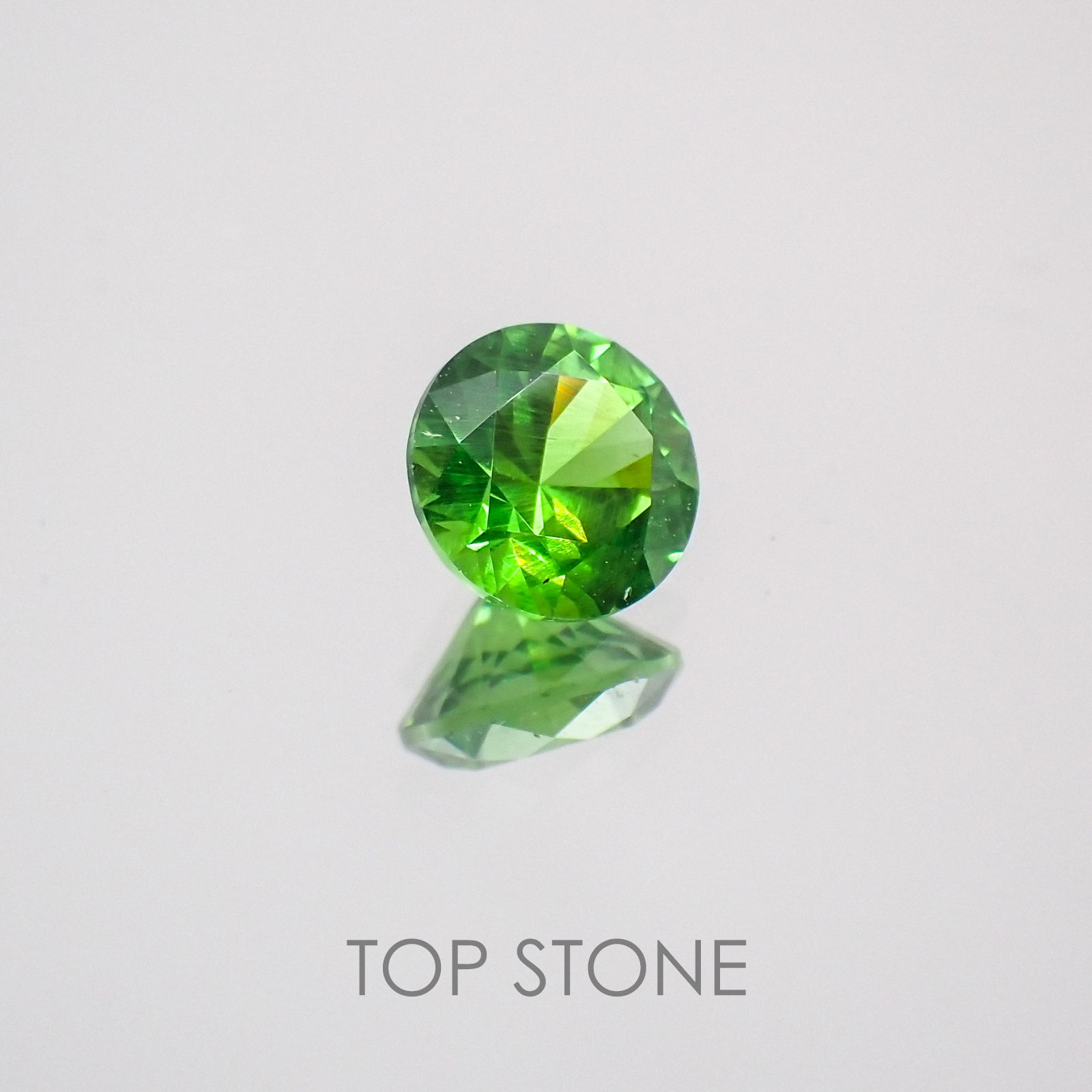デマントイドガーネット(宝石名デマントイド・ガーネット) ロシア産 0.427ct ソ付(彩珠)[210310252]4.5×4.5mm前後