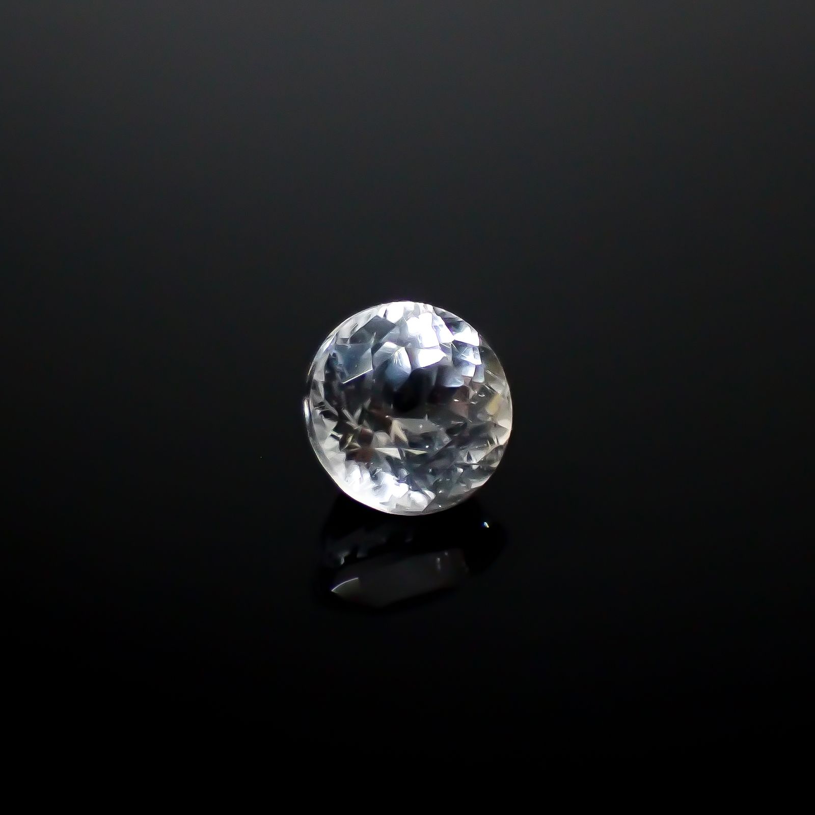 フェナカイト ブラジル産 0.57ct [250229865]4.9x4.9mm前後