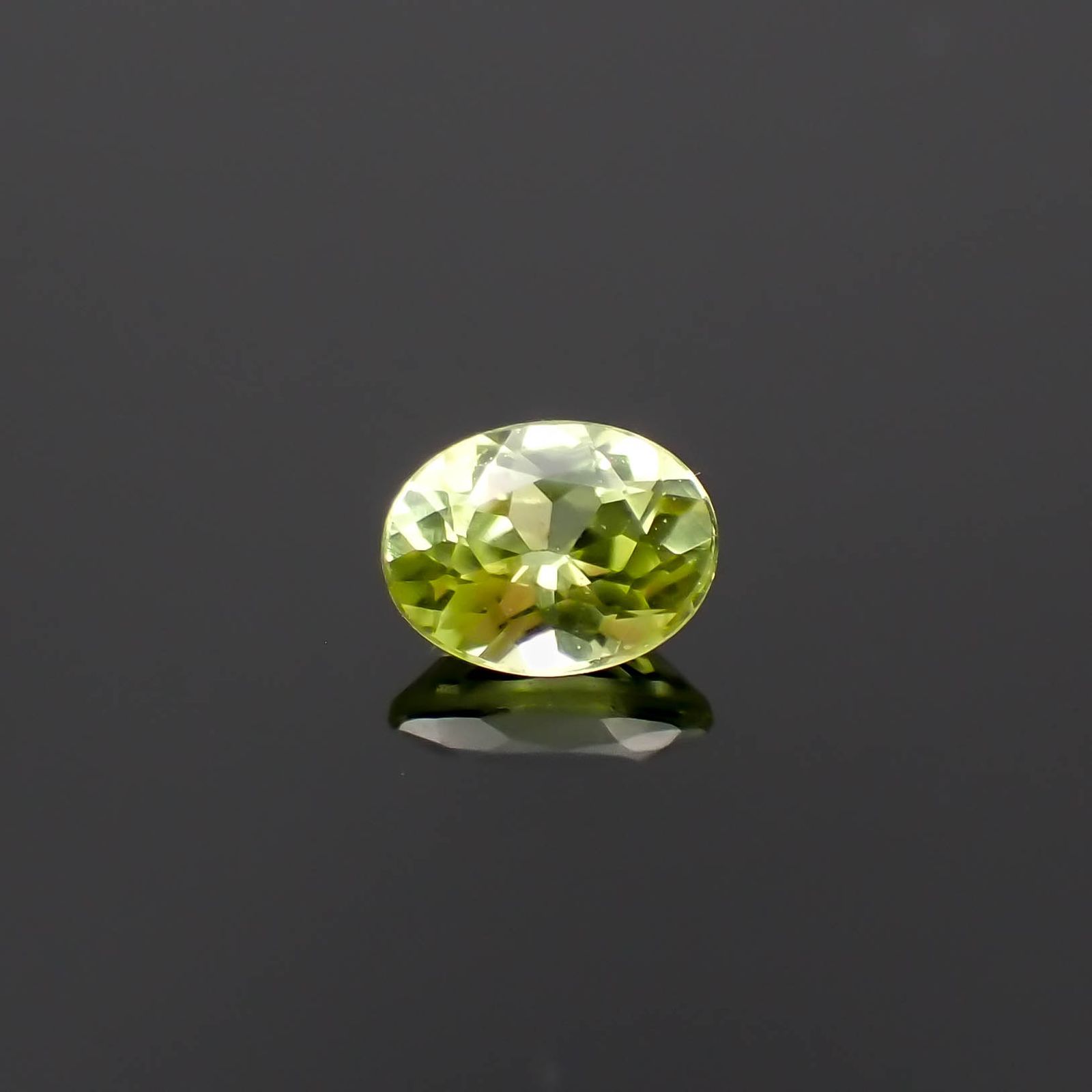 パロットクリソベリル(宝石名クリソベリル)インド産 0.31ct 識別済[230421808]4.6x3.5mm前後