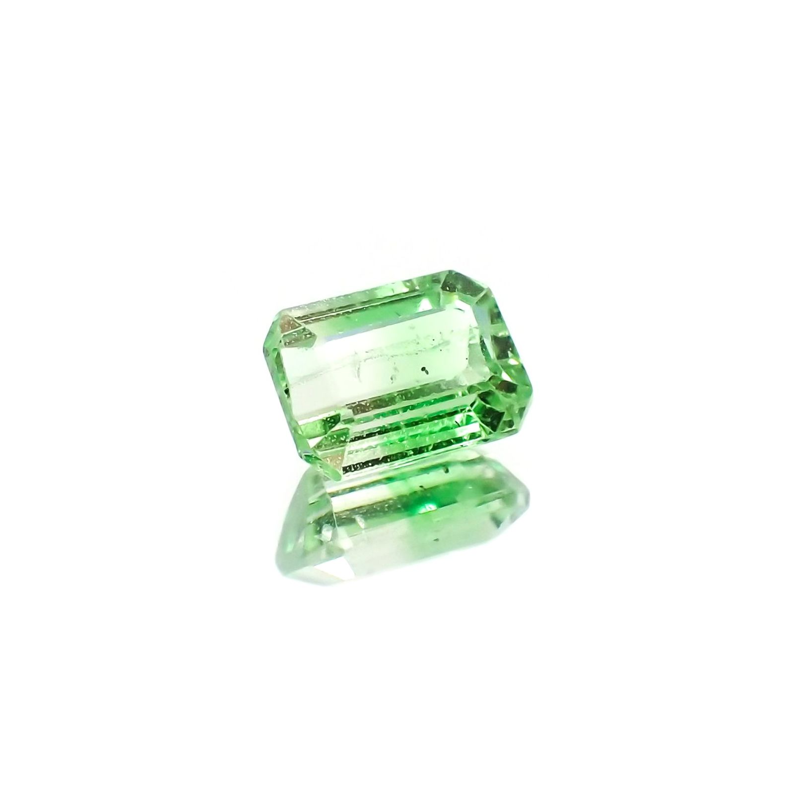 バイカラーツァボライト(宝石名グリーン グロッシュラー・ガーネット)タンザニア産 識別済 1.23ct / 6.8x5mm前後 [231124267]