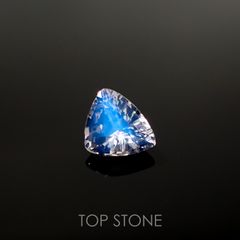 レインボームーンストーン(宝石名ラブラドライト) マダガスカル産 1.145ct ソ付(彩珠)[210712185]7.1×8.3mm前後