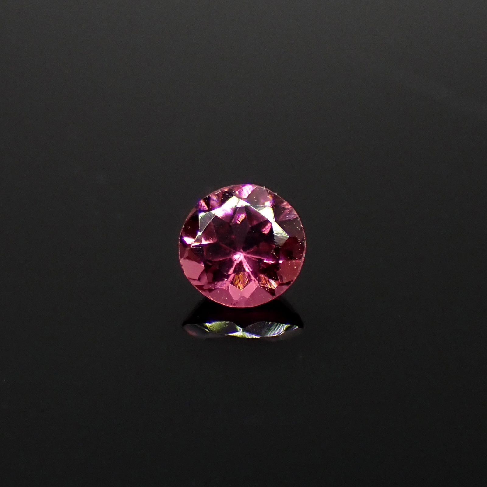 ルベライト ブラジル産 0.22ct[240628075]4x4mm前後