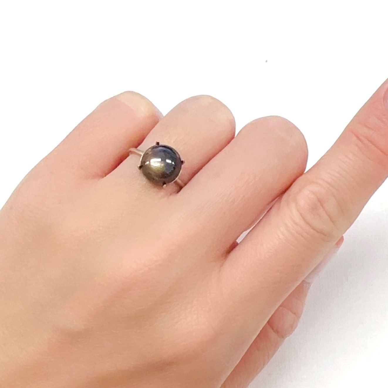 ゴールドシーンスターサファイア ケニア産 5.50ct[240527490]10x9.9mm前後