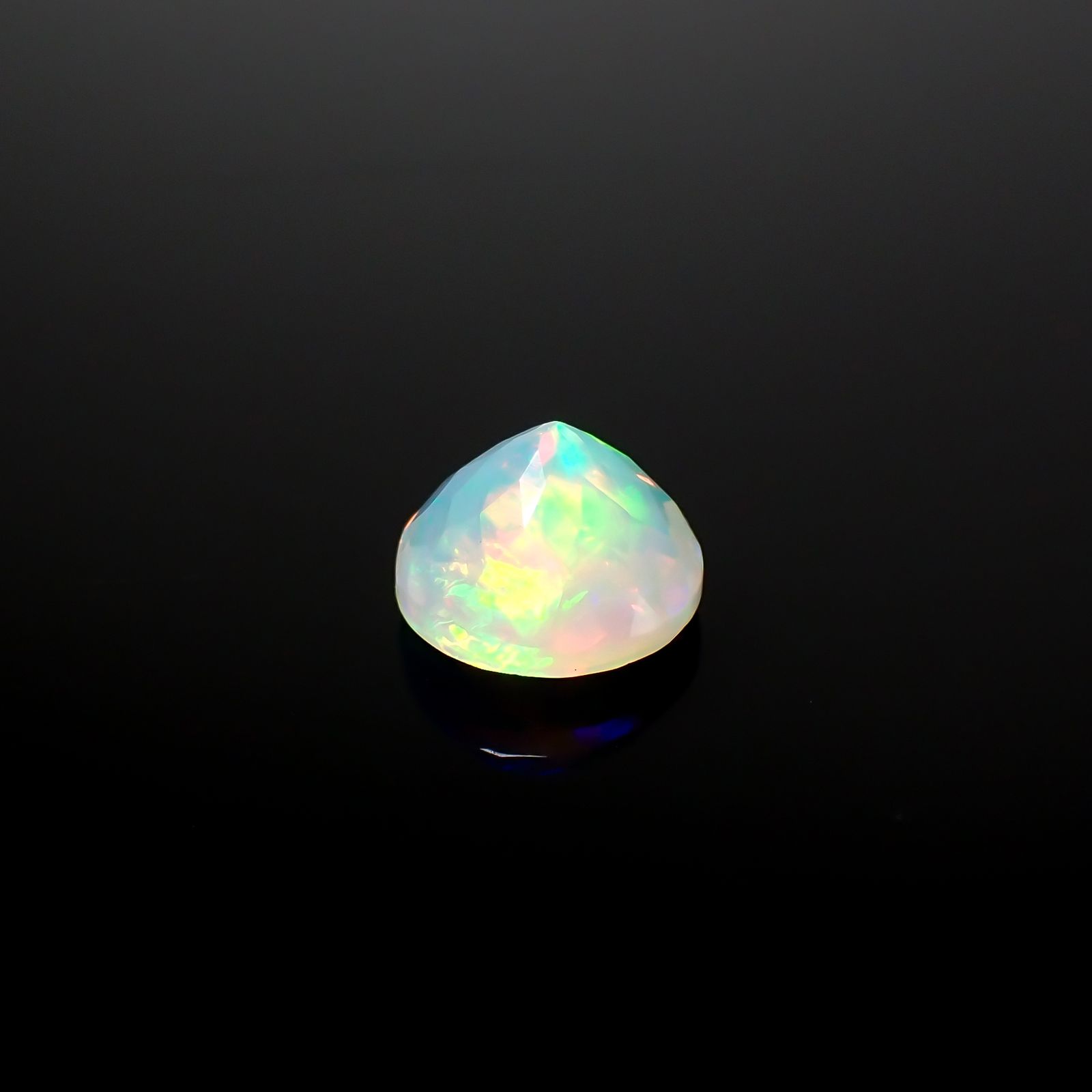 エチオピアオパール エチオピア産 1.39ct[240226245]8.1x8mm前後