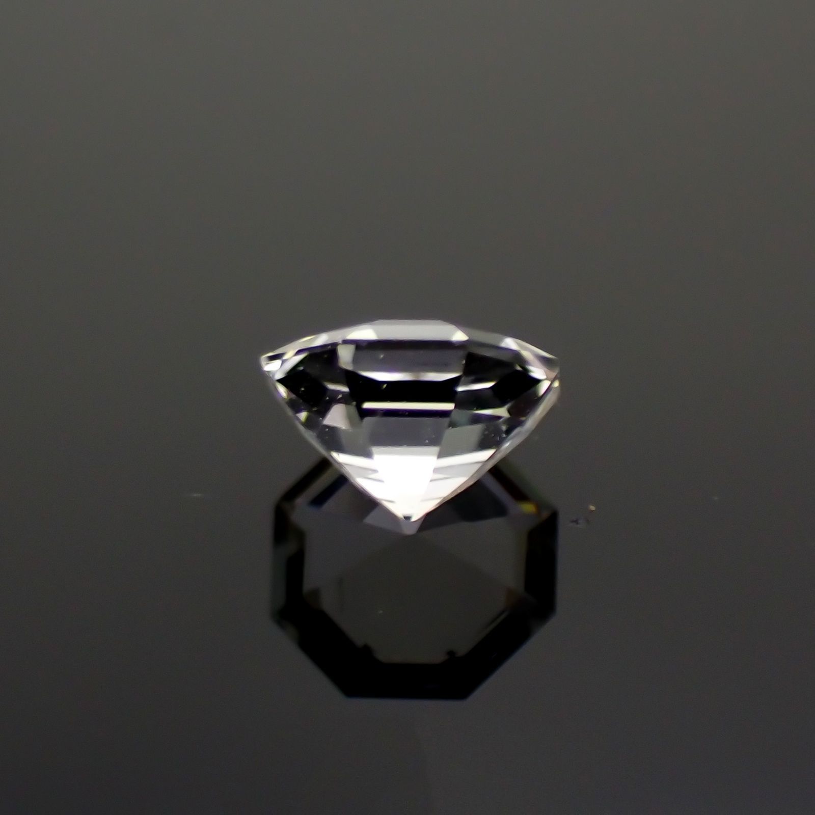◇オクタゴンカット◇レムリアンシードクリスタル(保証シール付き) ブラジル産 0.47ct[221018282]5.1x5mm前後
